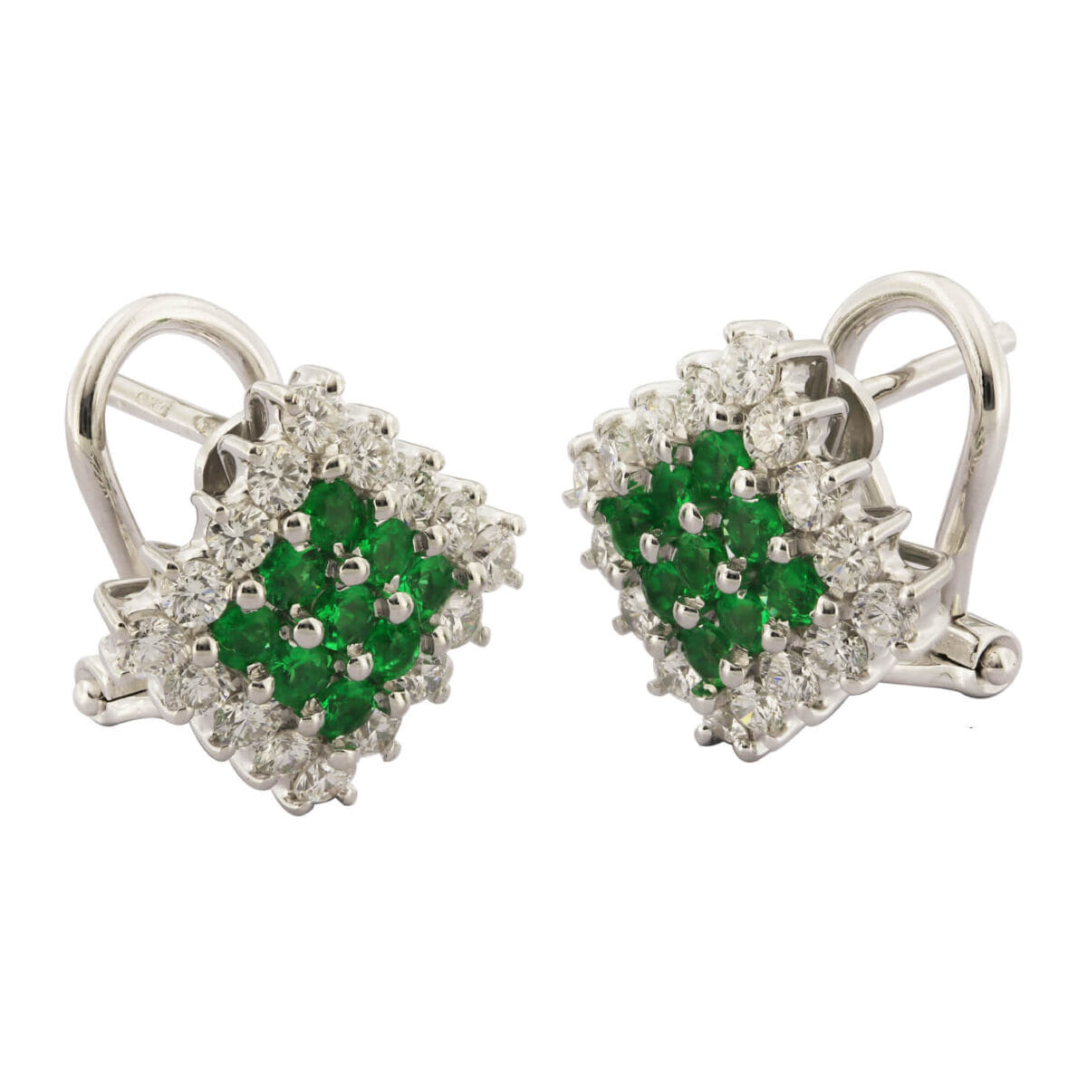 Orecchini in oro bianco con diamanti round 0,96ct tot e smeraldi 0,72ct tot