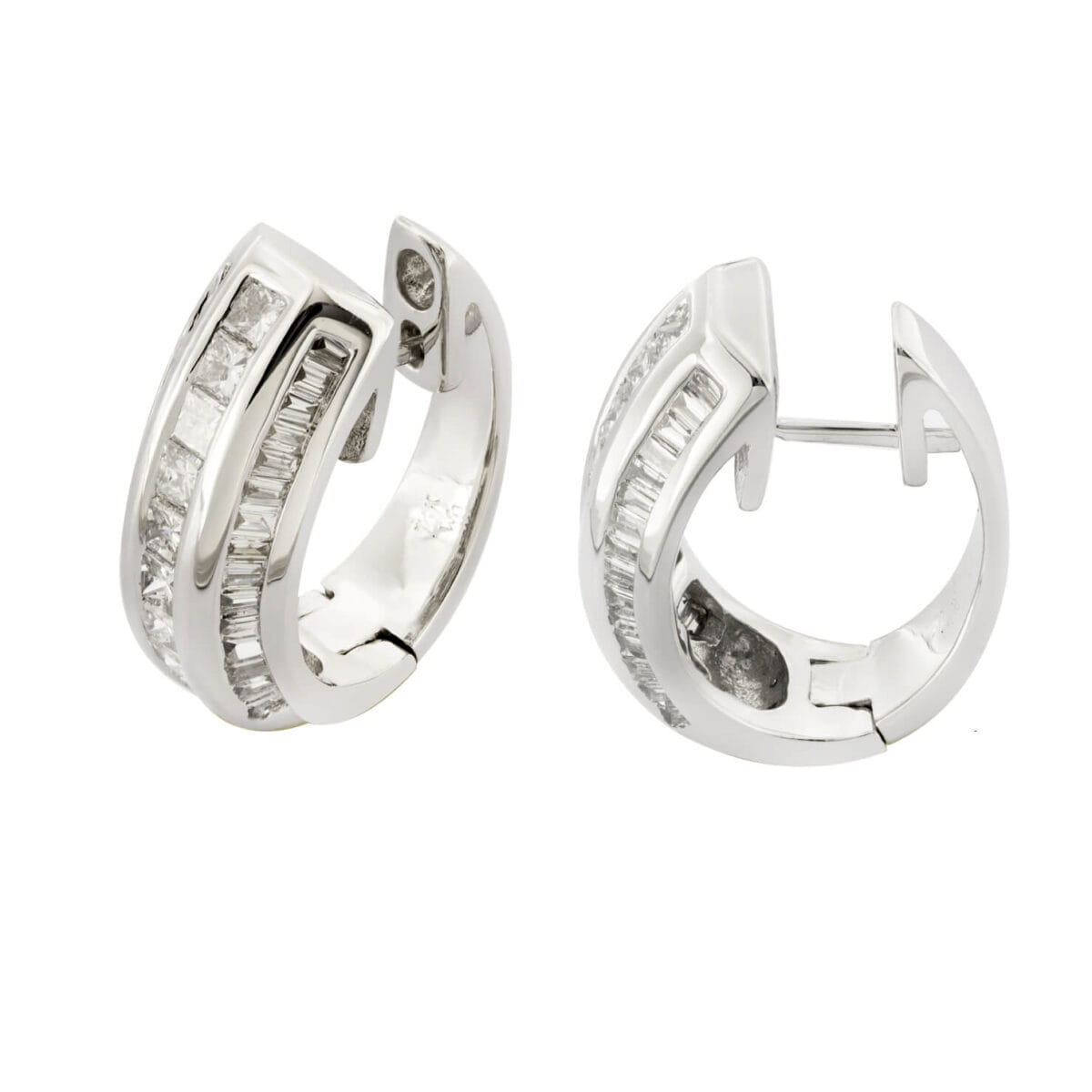 Orecchini in oro bianco 14kt con diamanti taglio baguette e taglio princess 1,82ct tot
