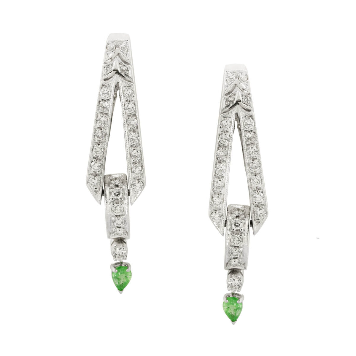 Orecchini in oro bianco con diamanti 1,05ct tot e smeraldi 0,29ct tot