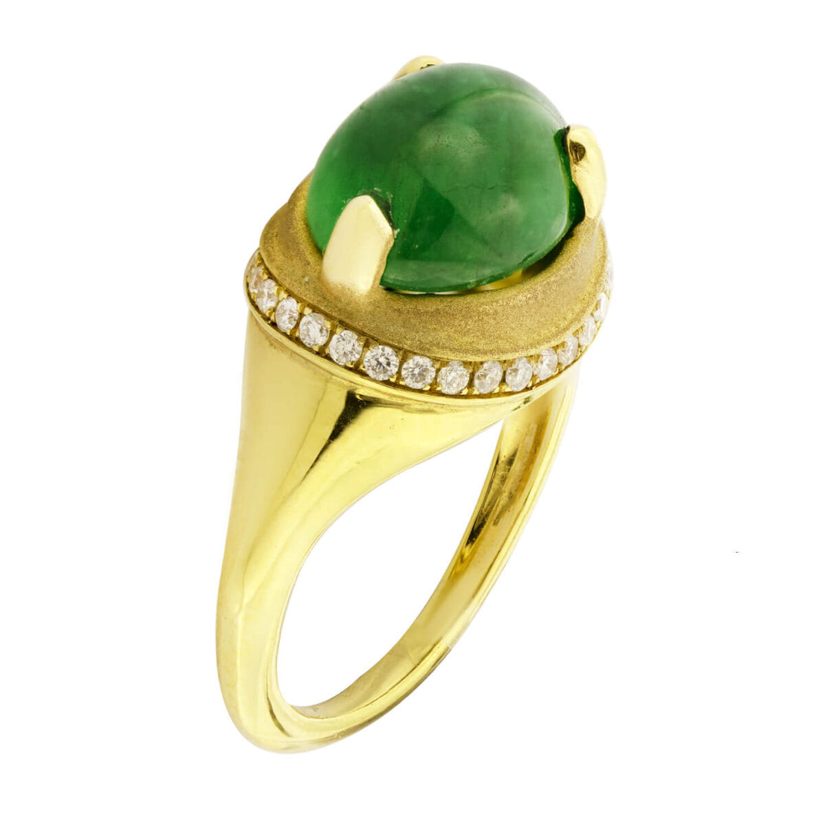 Anello in oro giallo lucido e satinato con smeraldo centrale 3,48ct e diamanti round 0,192ct tot