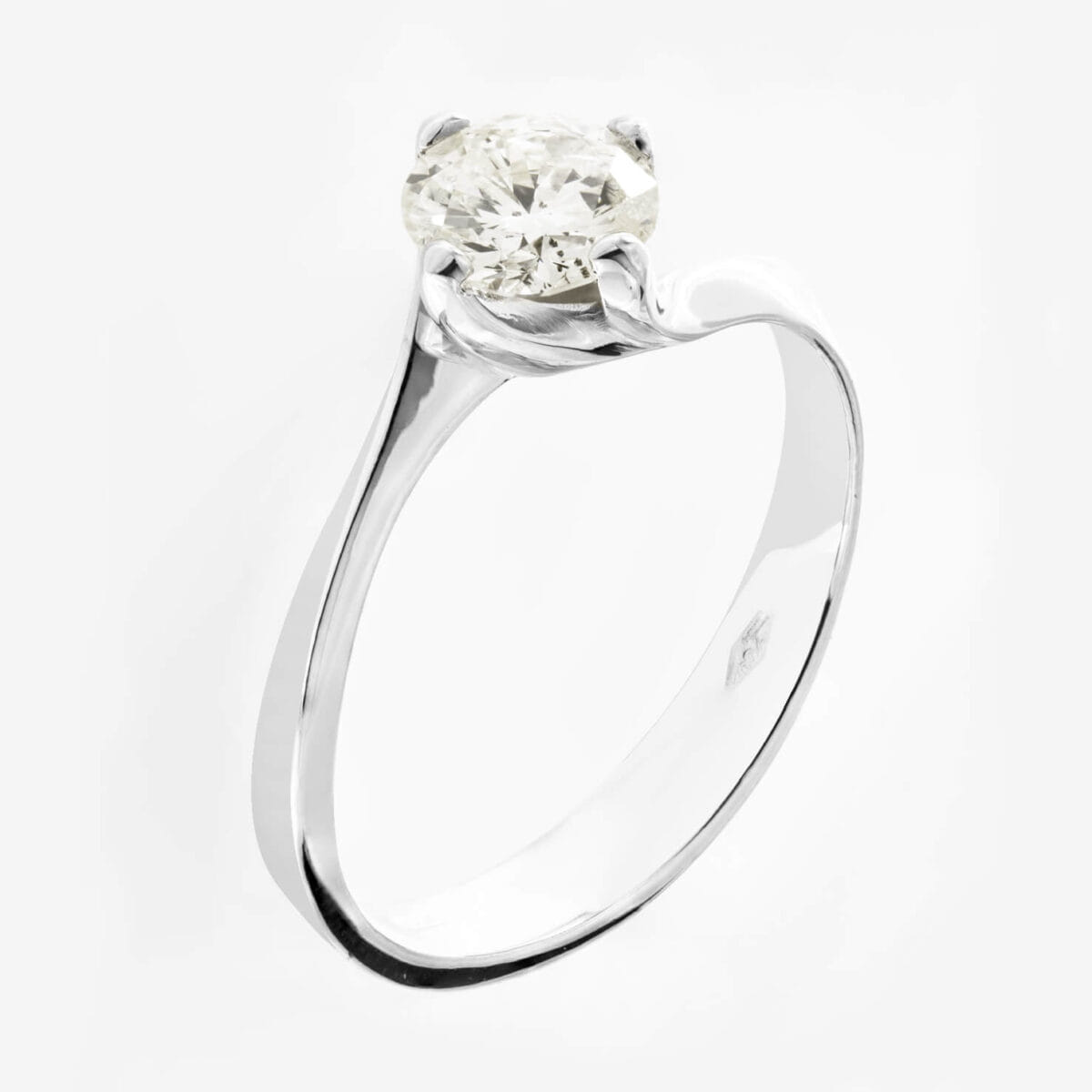 Anello solitario in oro bianco e diamante round 0,76ct