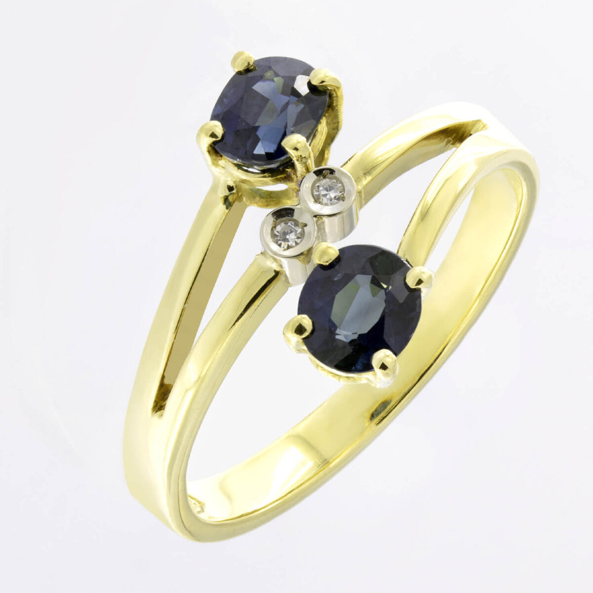 Anello in oro giallo con zaffiri 1ct tot e diamanti huit huit 0,01ct tot