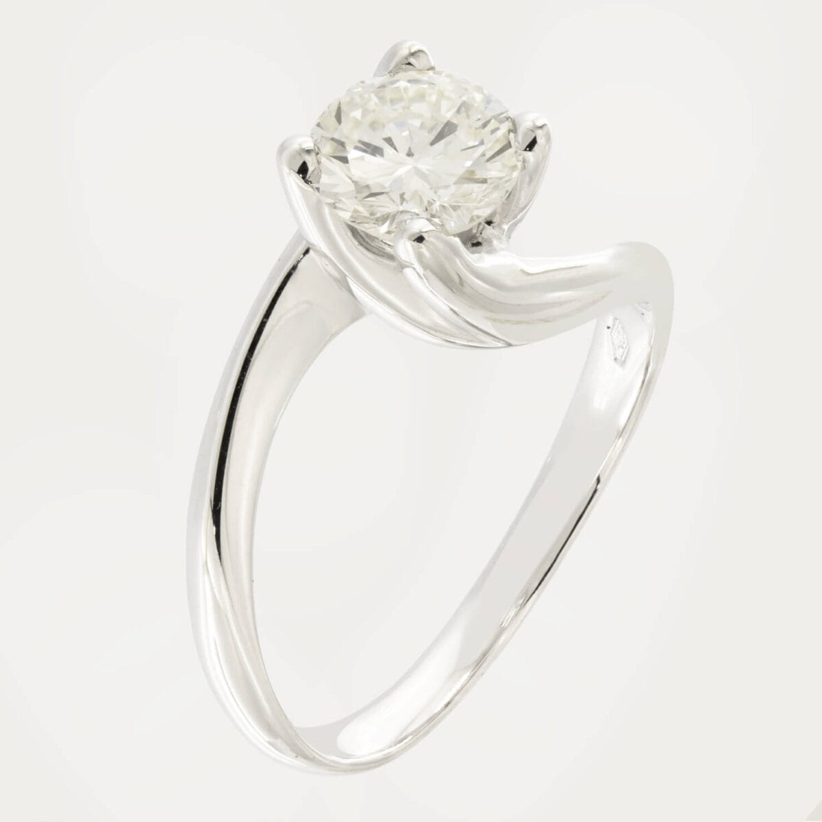 Anello solitario in oro bianco e diamante round 0,77ct