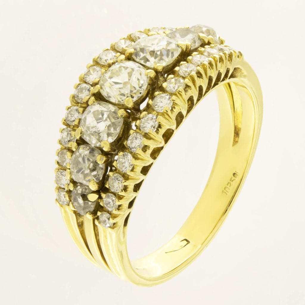 Anello Oro Giallo 18KT Con Zaffiro Naturale Di Ct 0.90 E Diamanti Naturali Taglio Brillante E Carre Ct 0 70 Tot Purezza Vvs Colore G - Foto 2