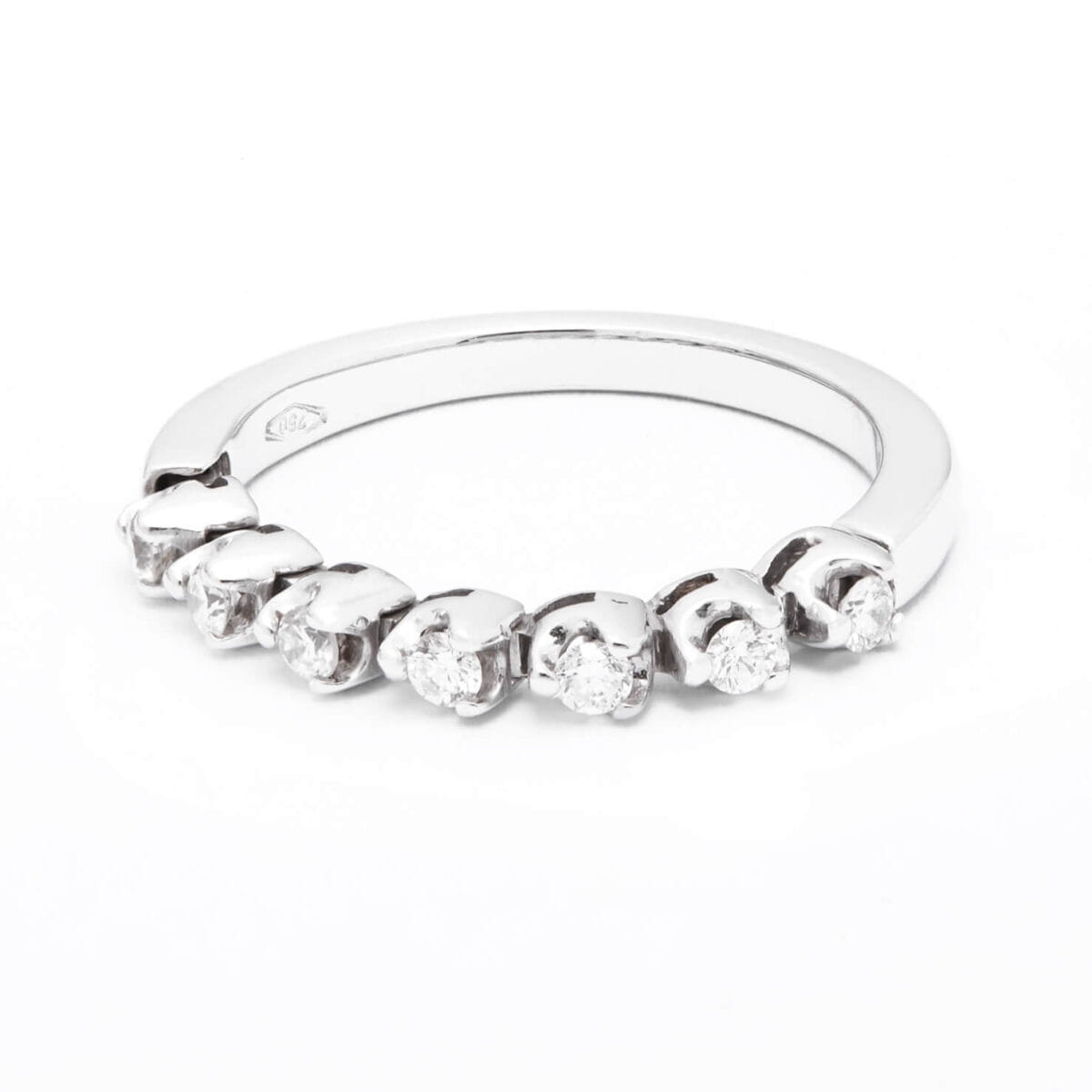 Anello veretta in oro bianco e diamanti 0,18ct