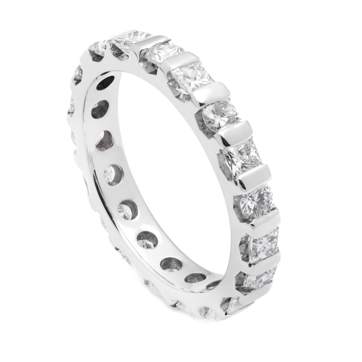 Anello eternity in oro bianco e diamanti round e princess 1,33ct tot