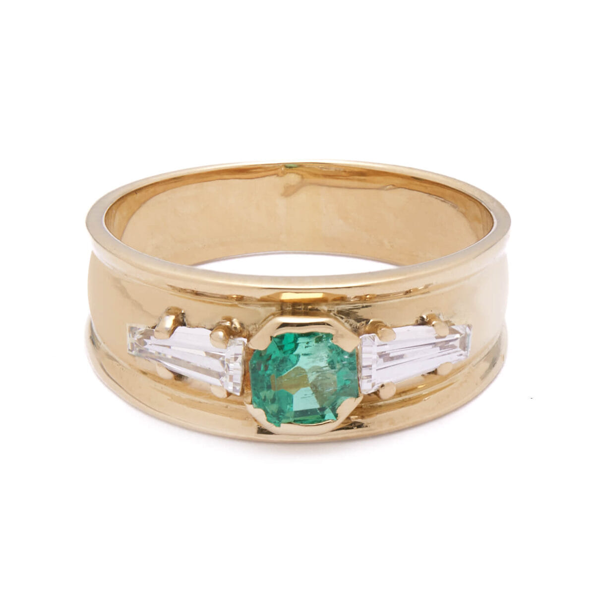Anello in oro giallo con diamanti 0,30ct tot e smeraldo 0,60ct