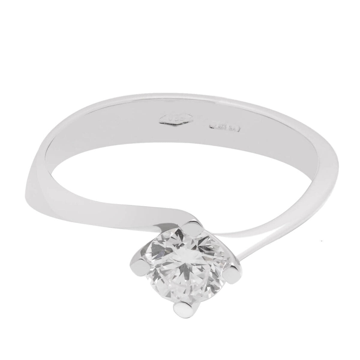 Anello solitario modello valentino in oro bianco e diamante 0,62ct