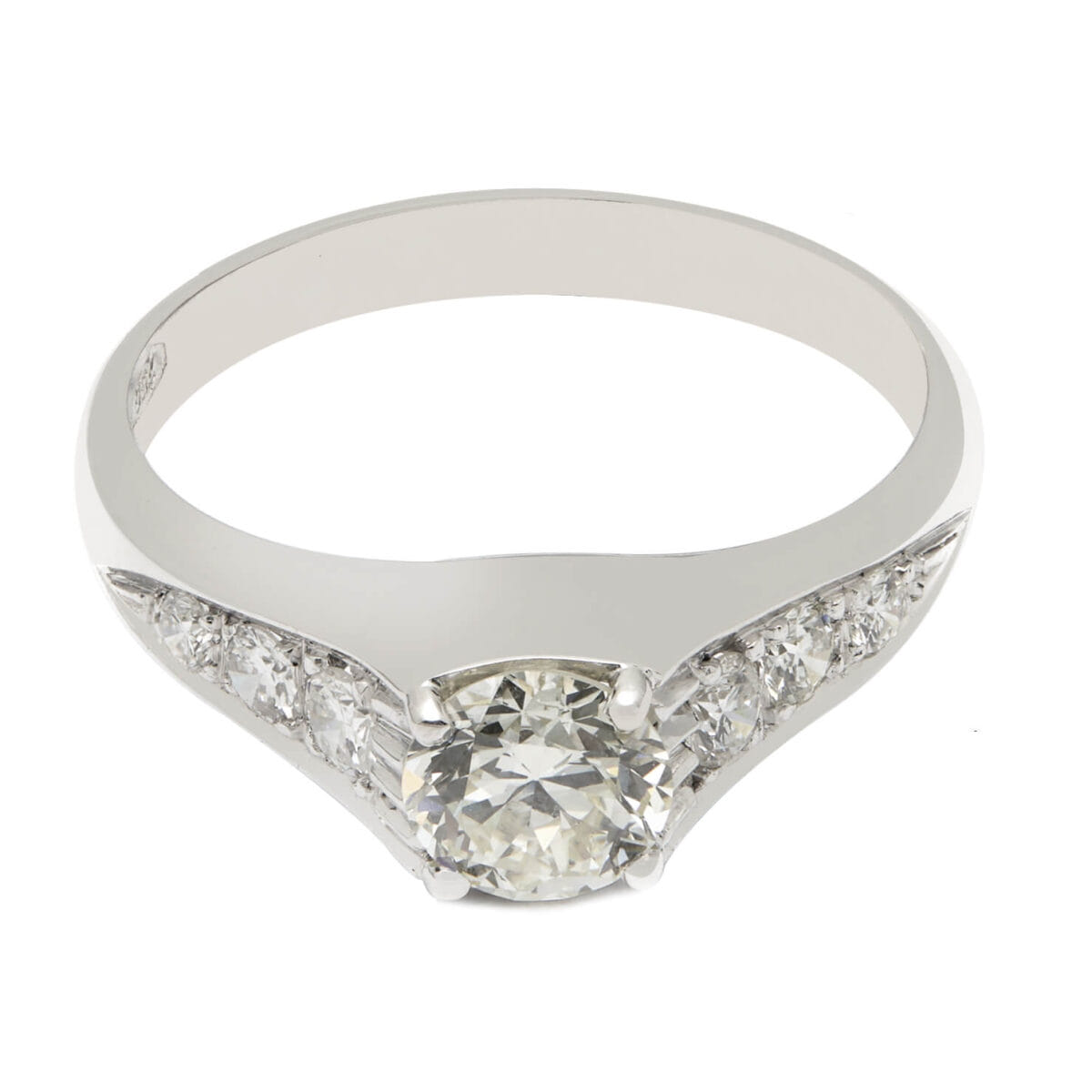 Anello solitario in oro bianco con diamante centrale 0,74ct e diamanti laterali