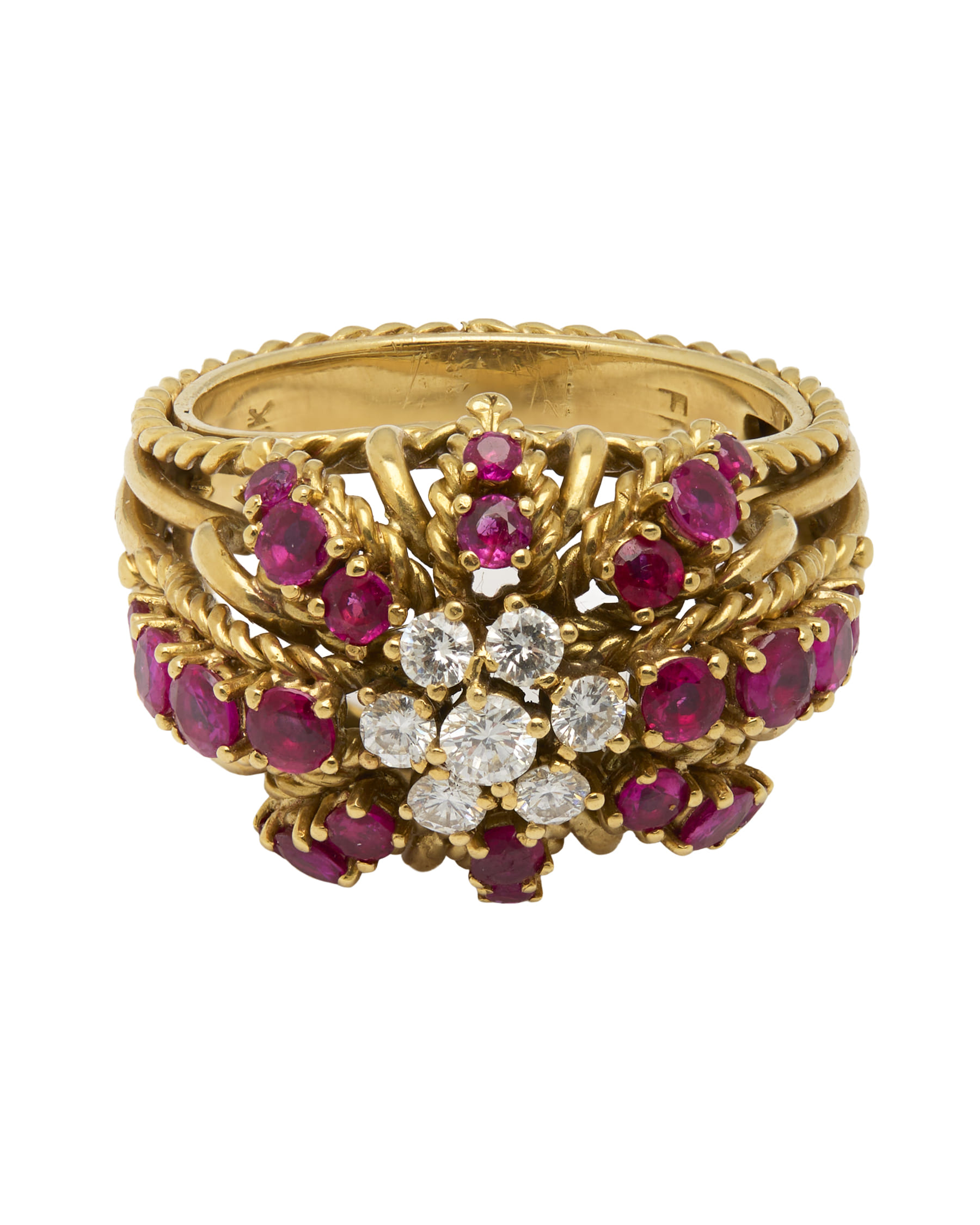Anello in oro giallo con lavorazione intrecciata con rubini e diamanti-1