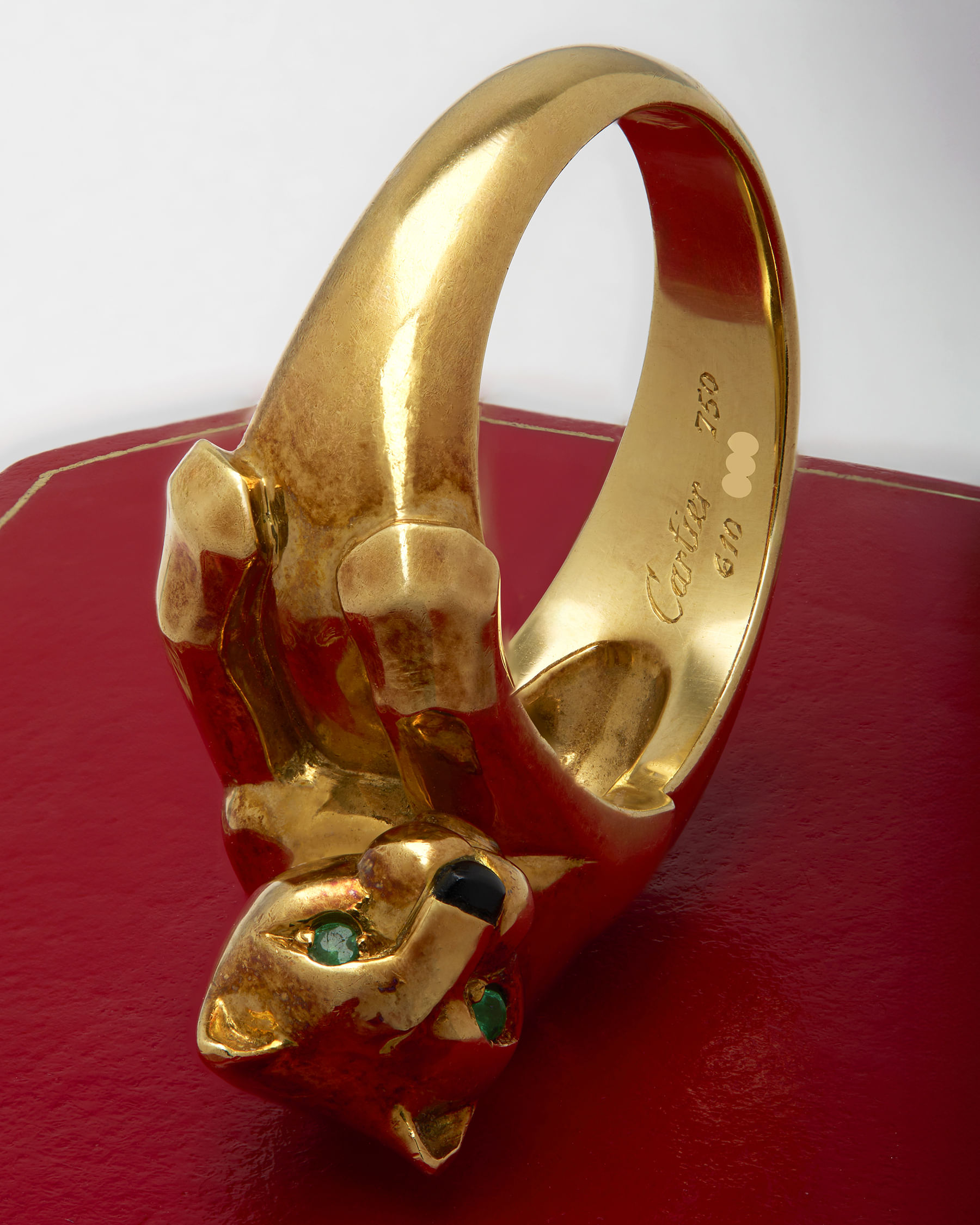 Anello cartier panthère in oro giallo smeraldi e onice-6