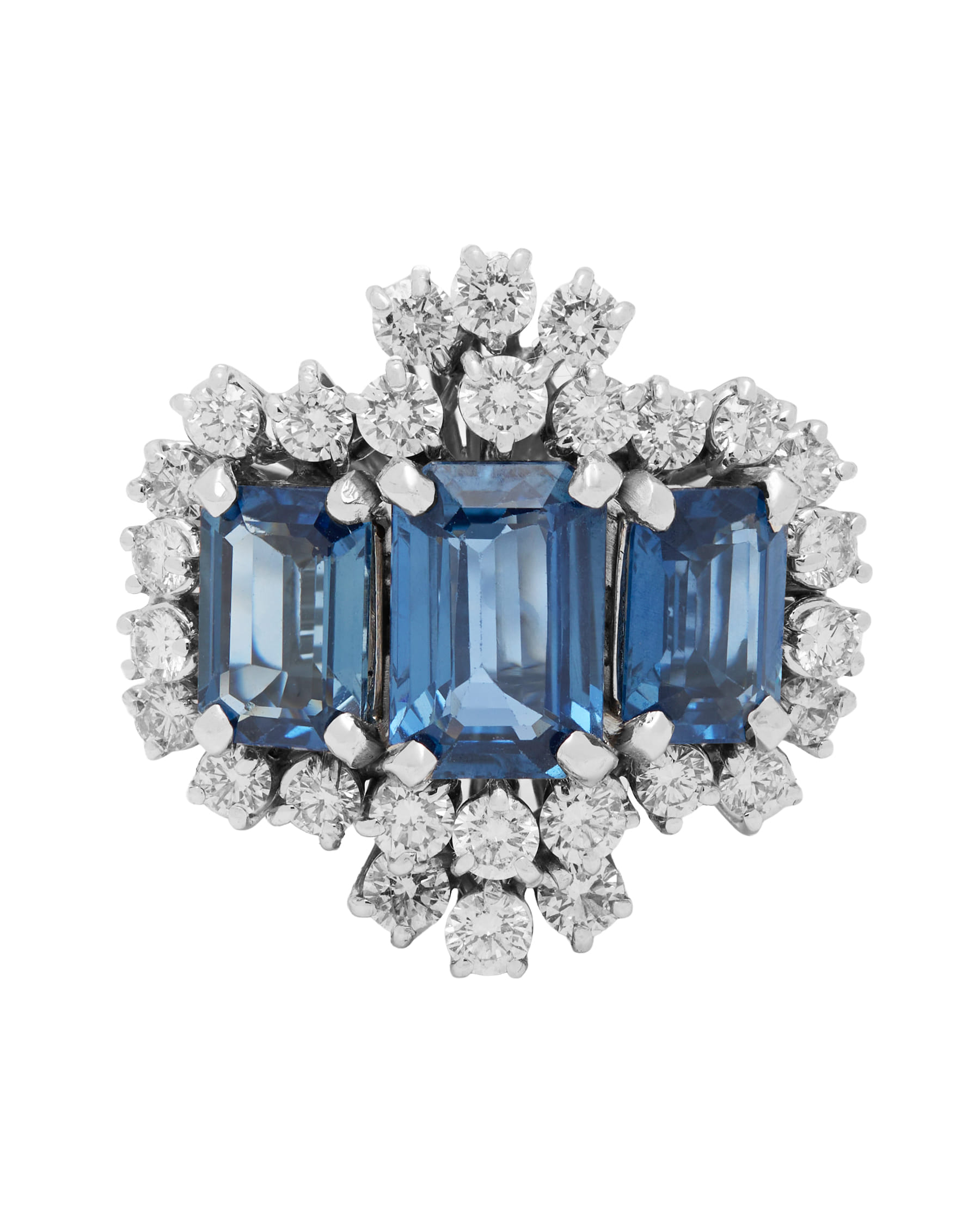 Anello con 3 zaffiri taglio emerald no heat con diamanti di contorno-1