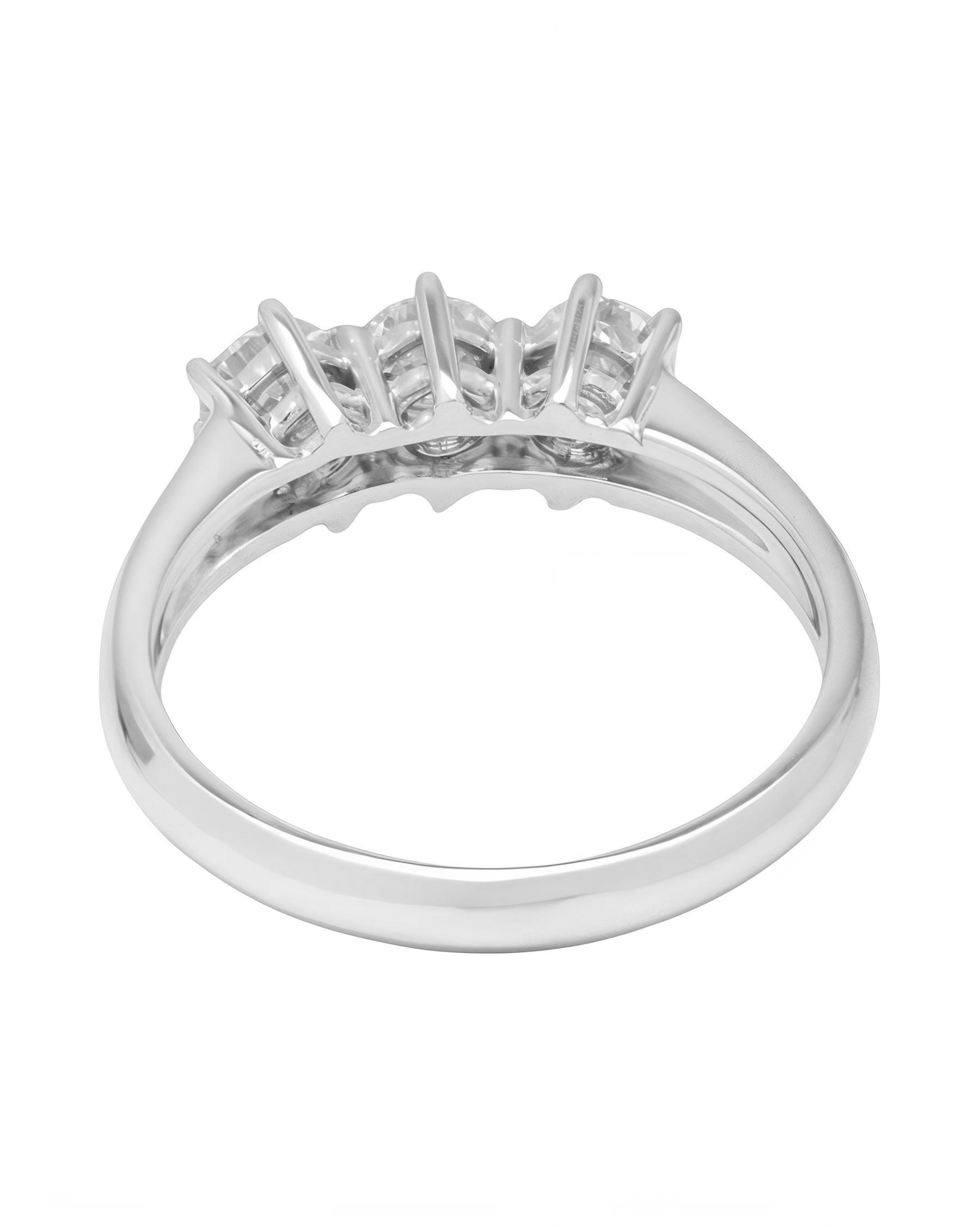 Anello trilogy in oro bianco con diamanti 0,90 ct-3