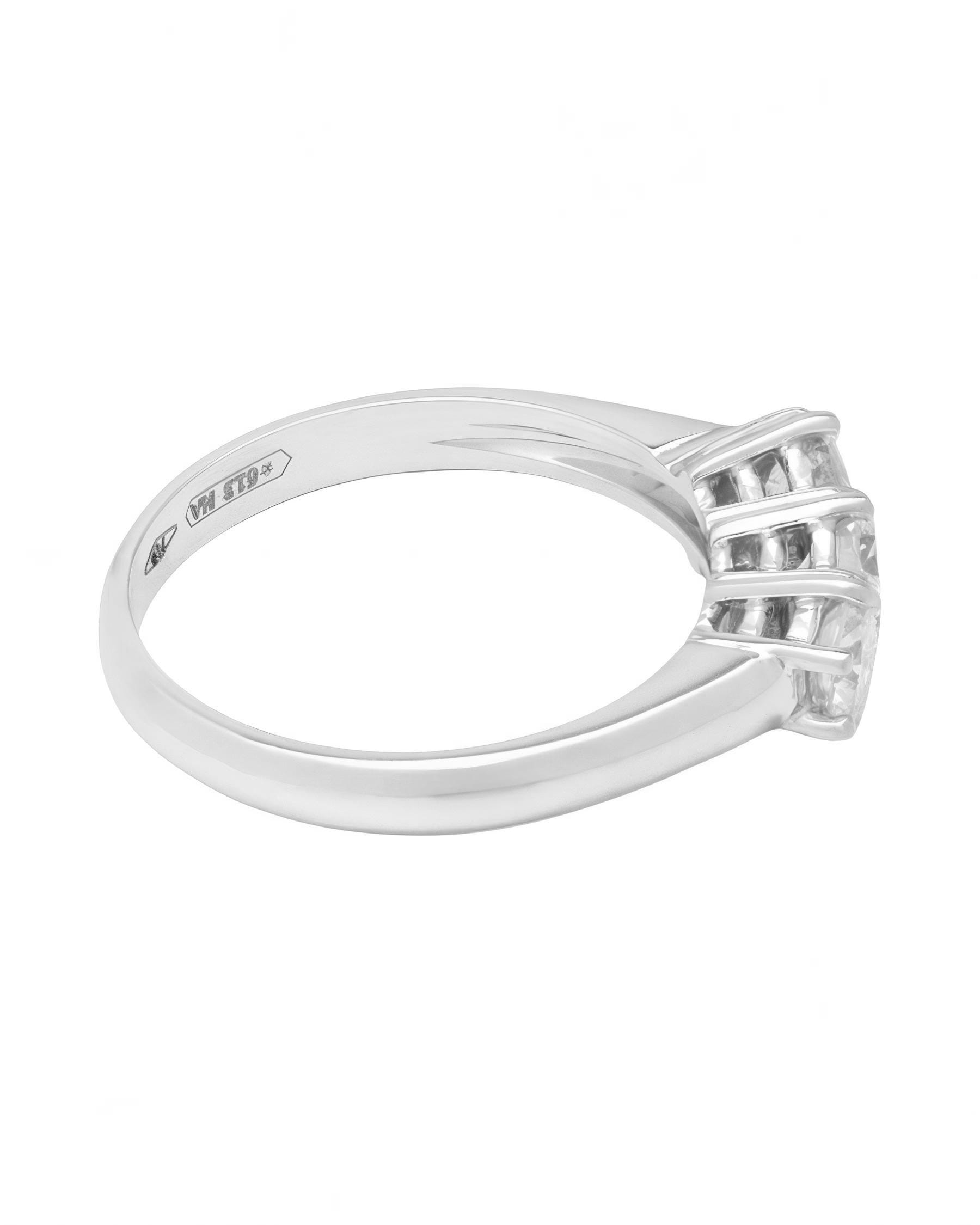 Anello trilogy in oro bianco con diamanti 0,90 ct-2