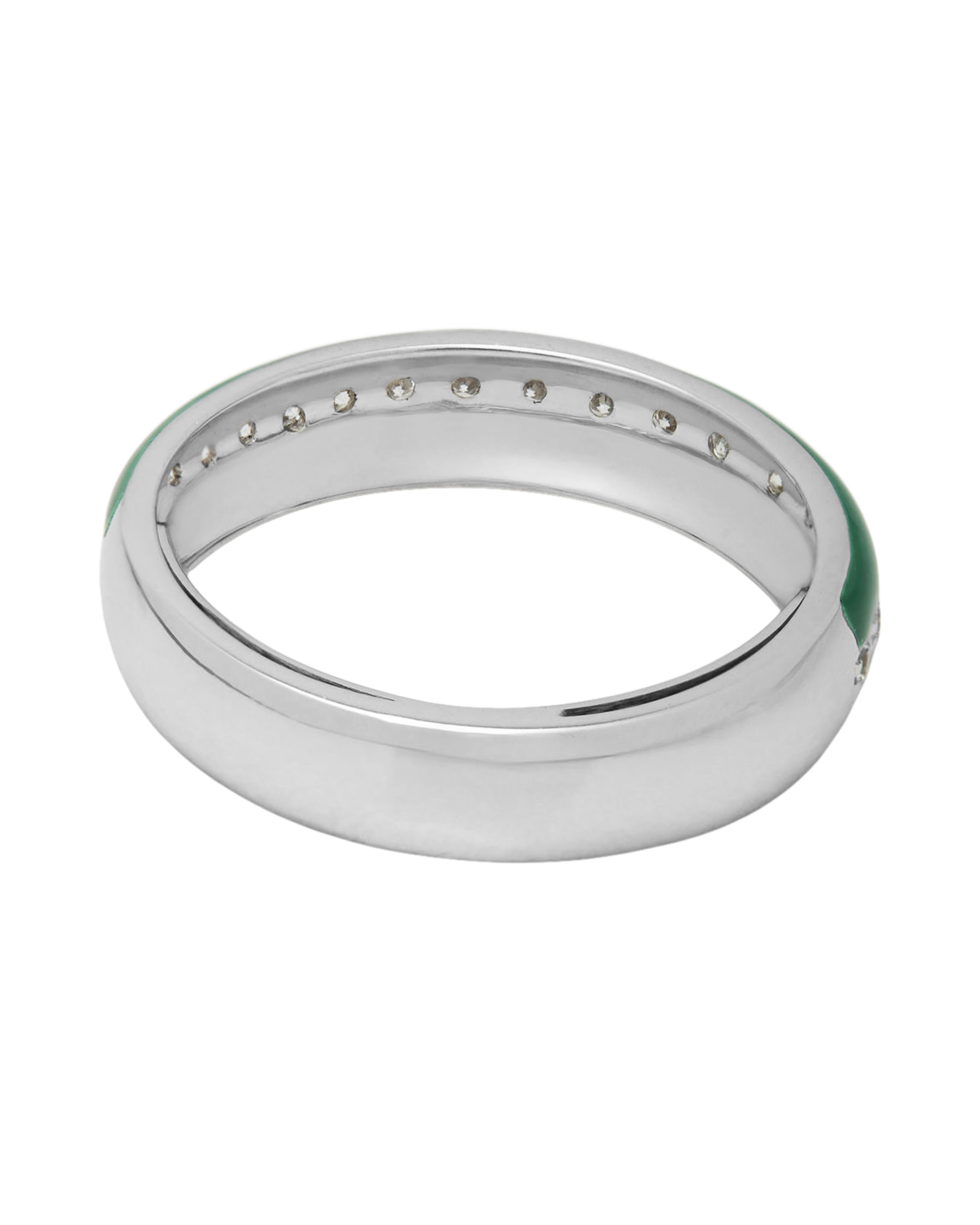 Anello fede in oro bianco con smalto verde e fila di diamanti centrali-3