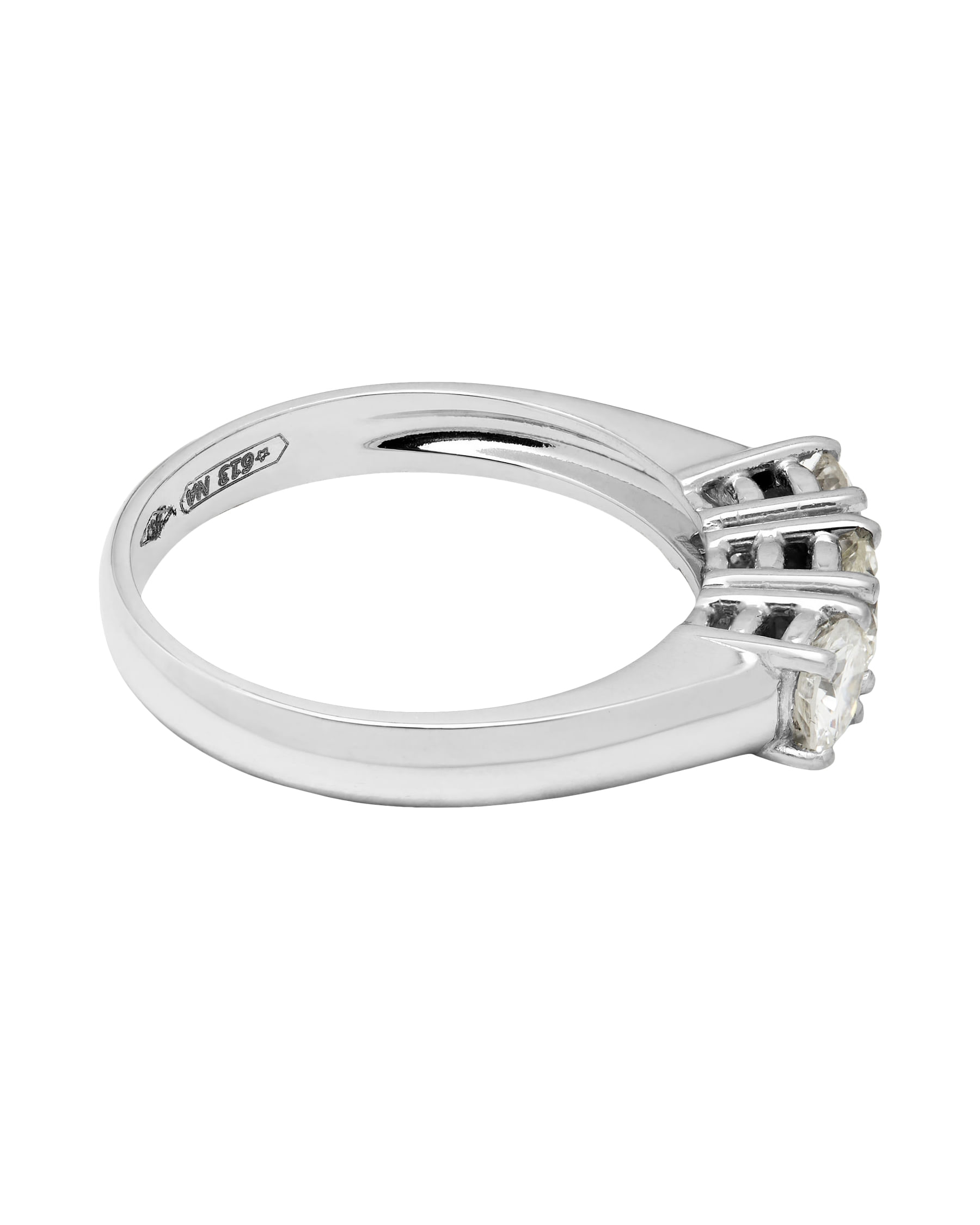 Anello trilogy in oro bianco con diamanti 0,81 ct-2