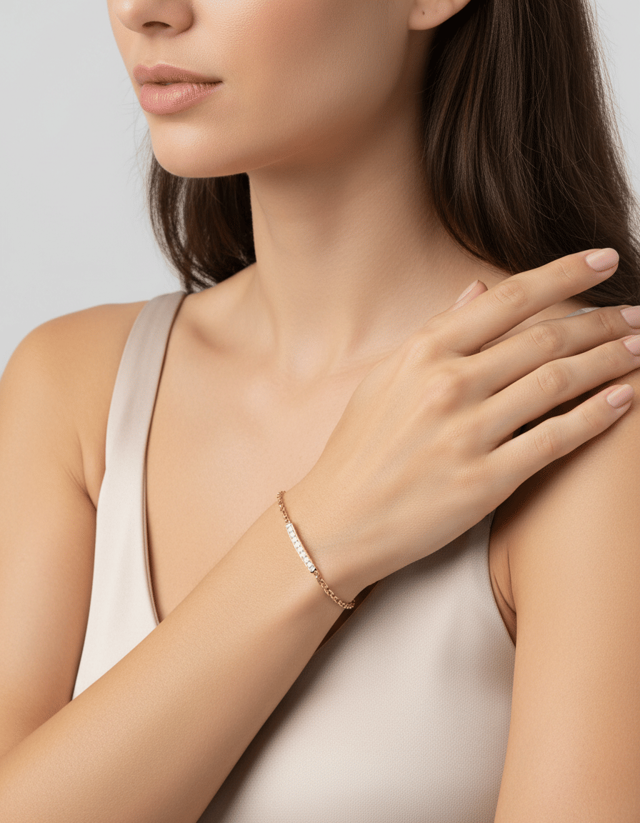 Bracciale bulgari in oro giallo con targhetta e diamanti-3
