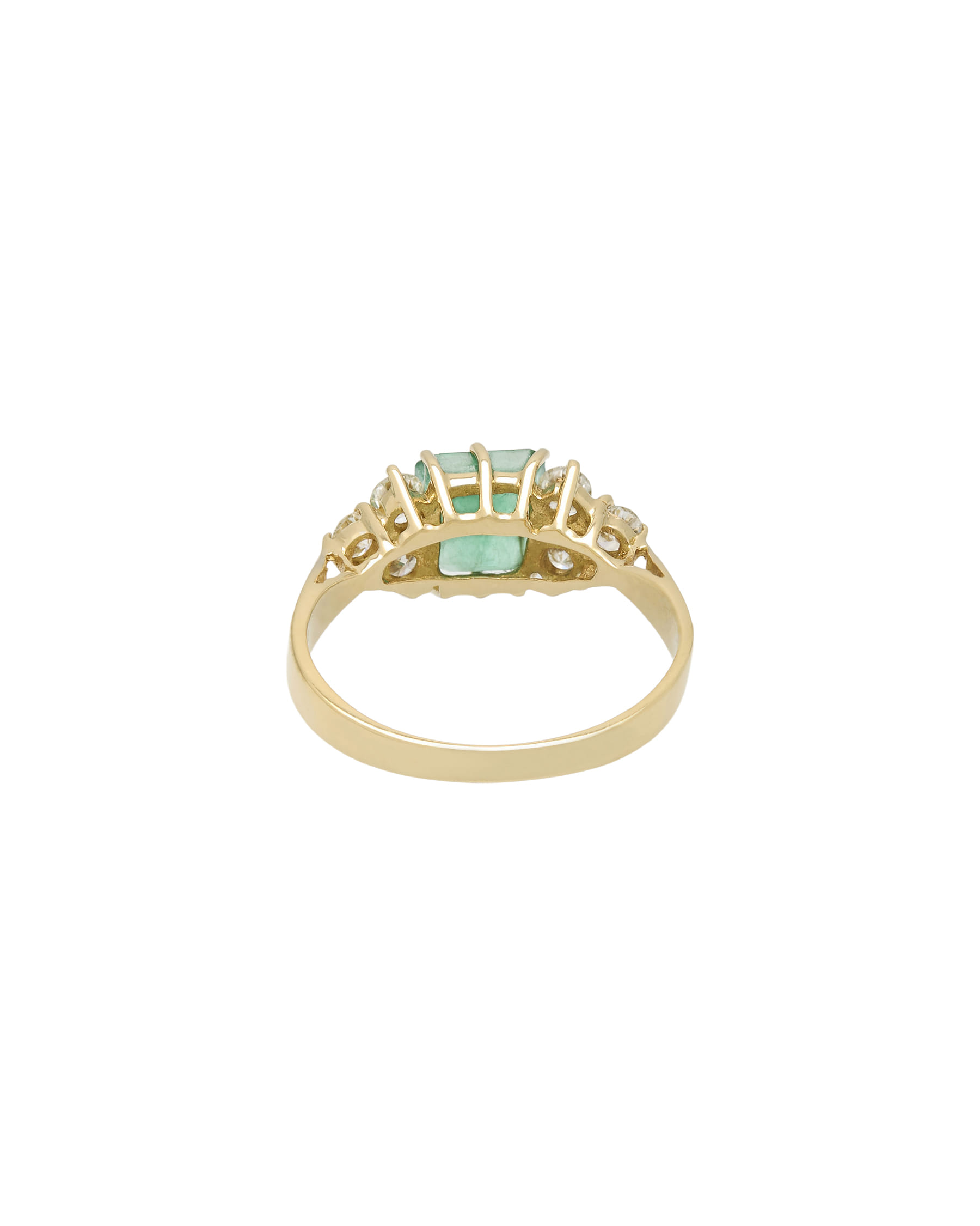 Anello oro giallo con smeraldo centrale e diamanti laterali-3