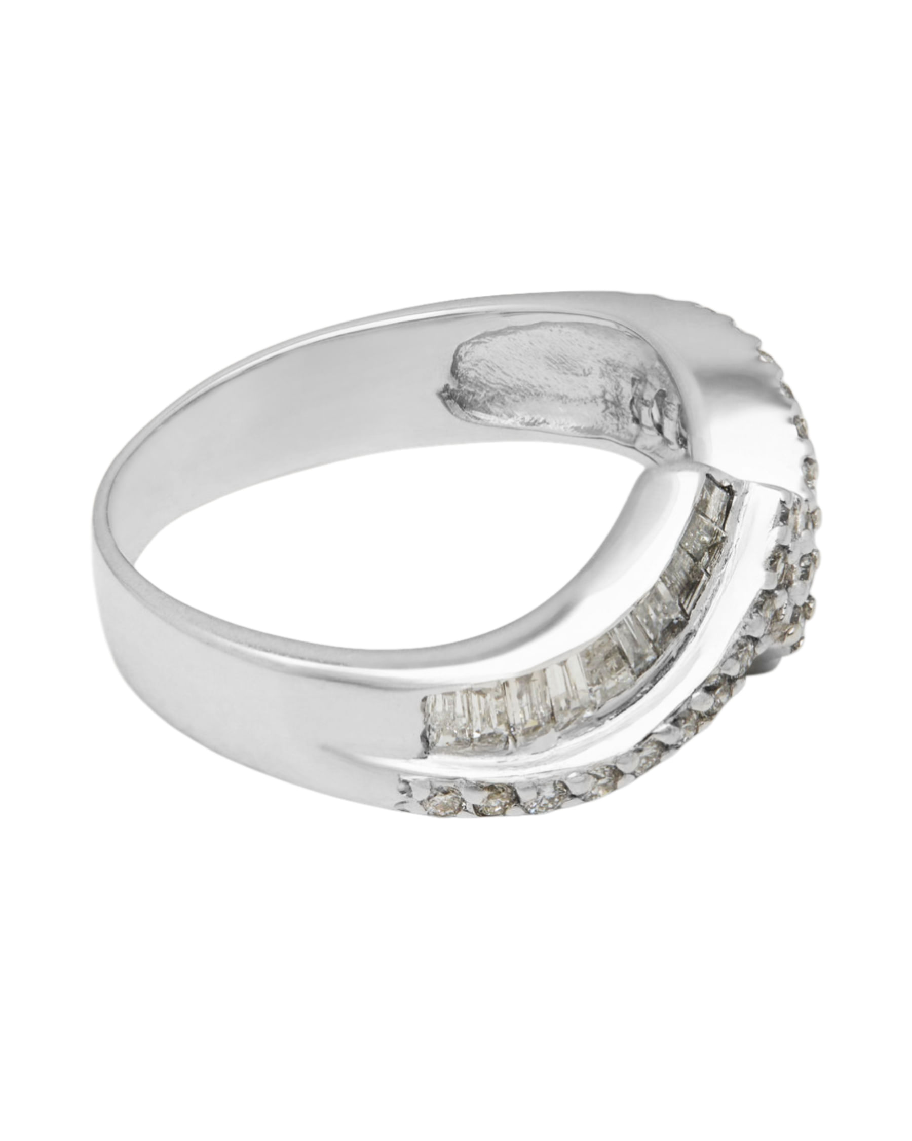 Anello fascia contrarie’ in oro bianco con diamanti round e baguette-2