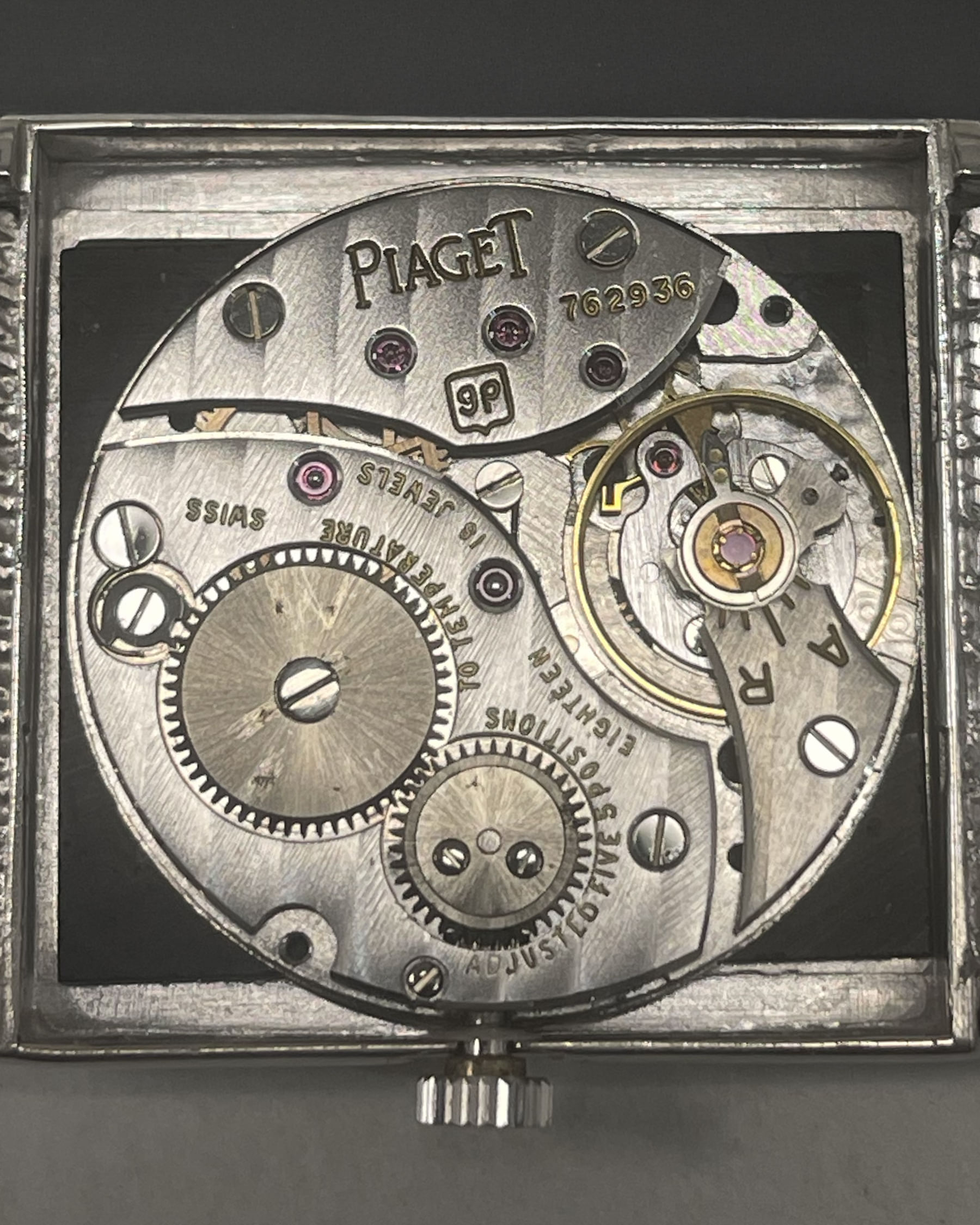 Piaget tank ultra-thin white gold 18 kt onyx and diamond dial ref 9150-11