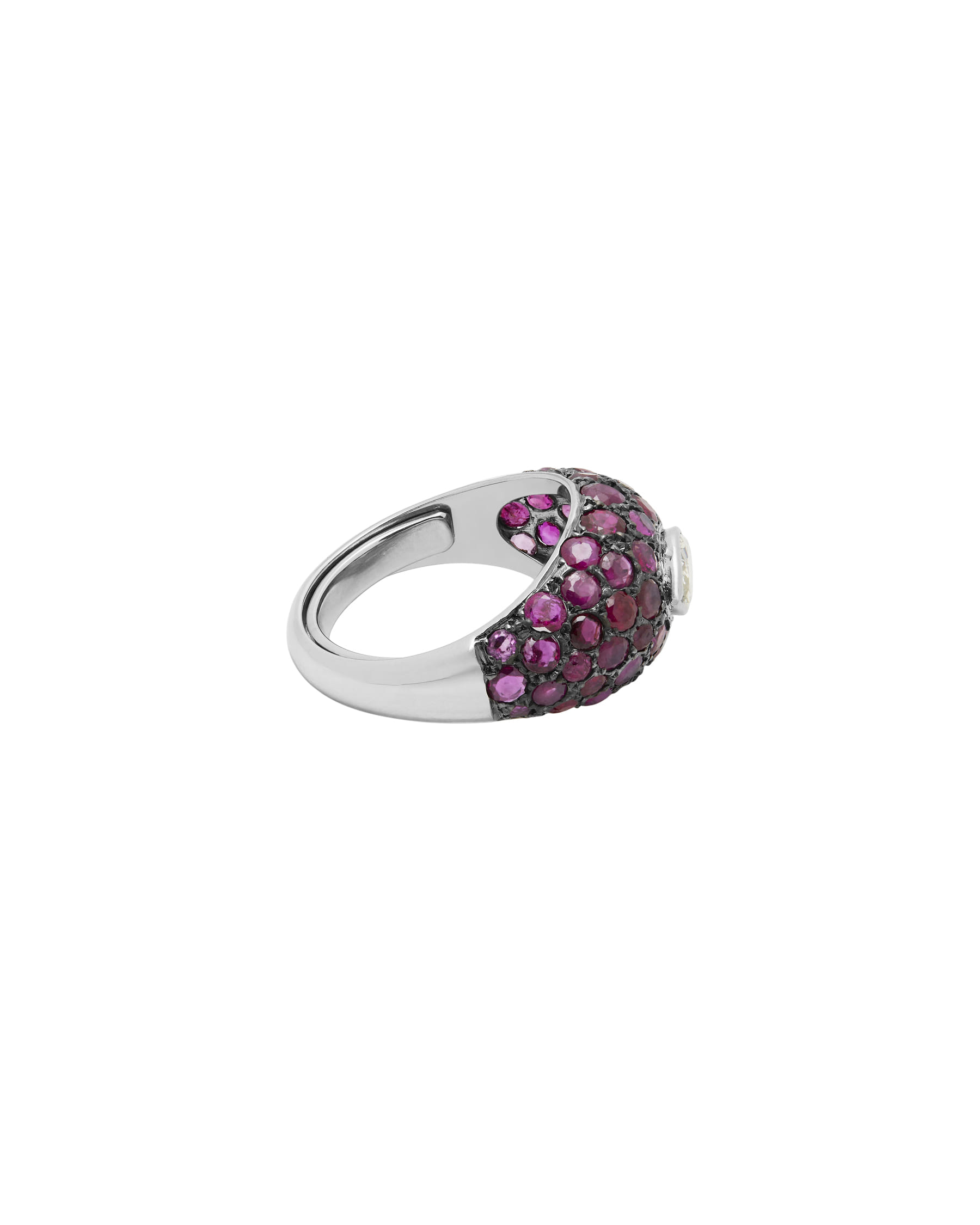 Anello fascia in oro bianco brunito con pavè di zaffiri rosa e diamante marquise-2