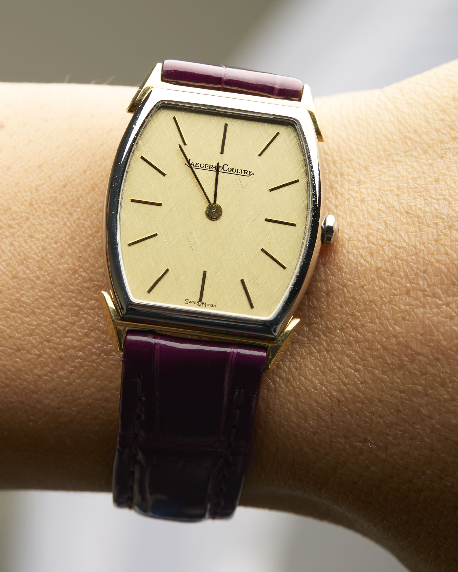 Jaeger-lecoultre tonneau 25 mm quartz stell & gold ref 140.067.5-8