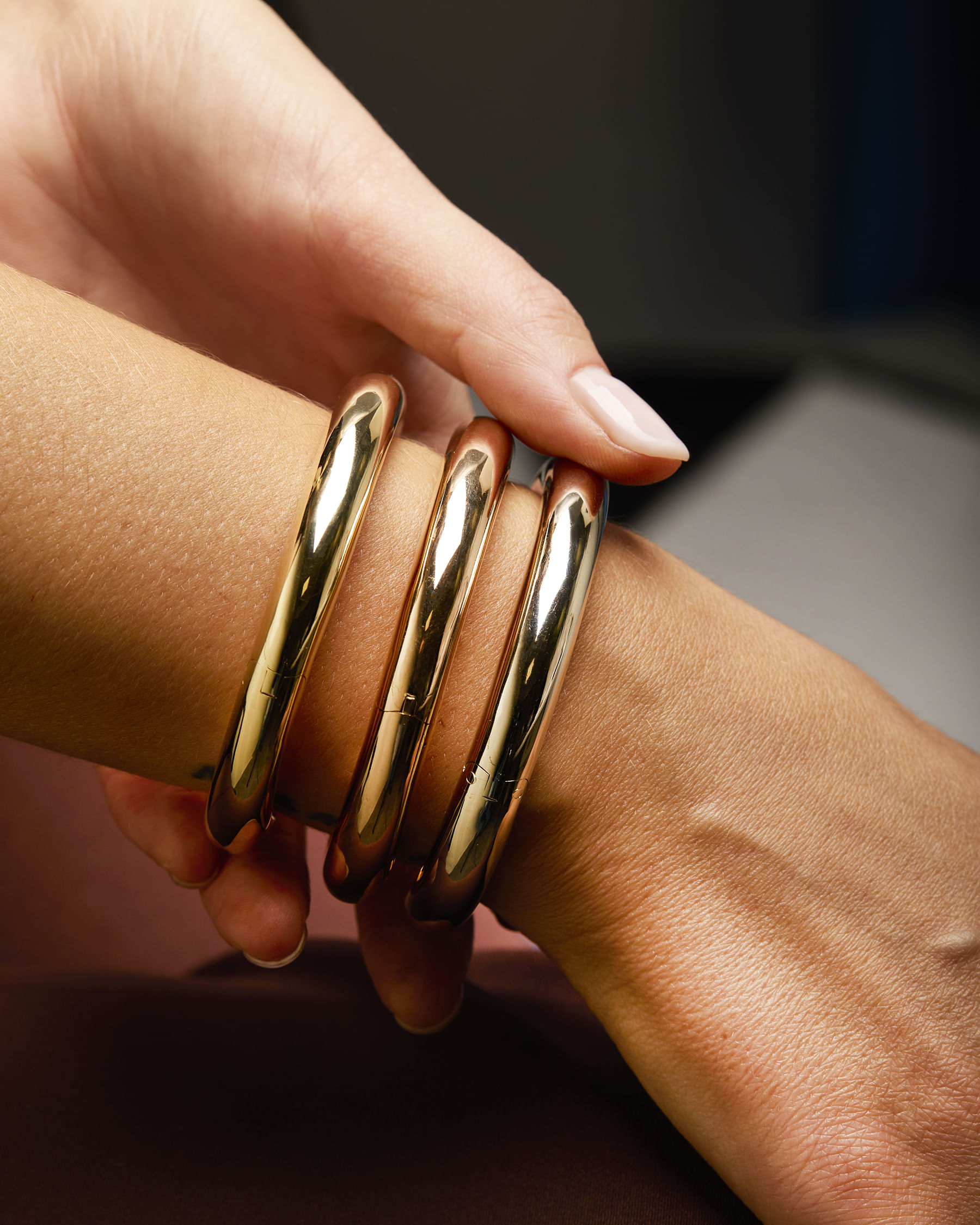 Bracciale rigido tubolare in oro giallo 18 kt-3