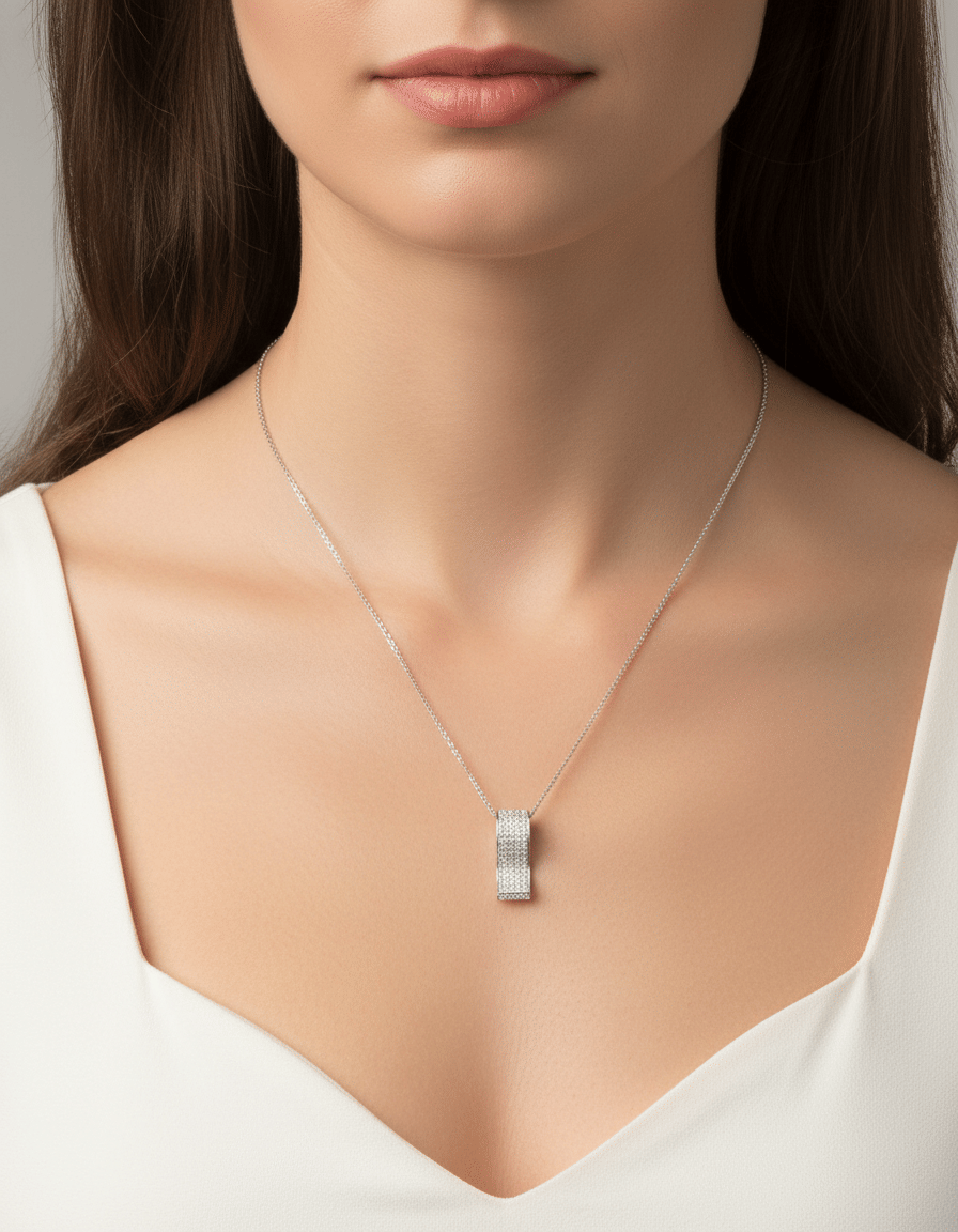 Collana gulliver con pendente a fascia in oro bianco e pavè di diamanti-3