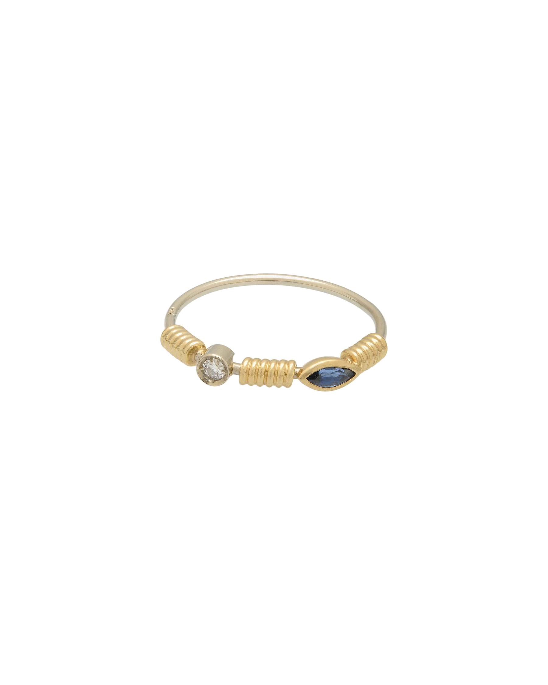 Anello oro bianco con elementi spirale in oro giallo con diamante e zaffiro-1