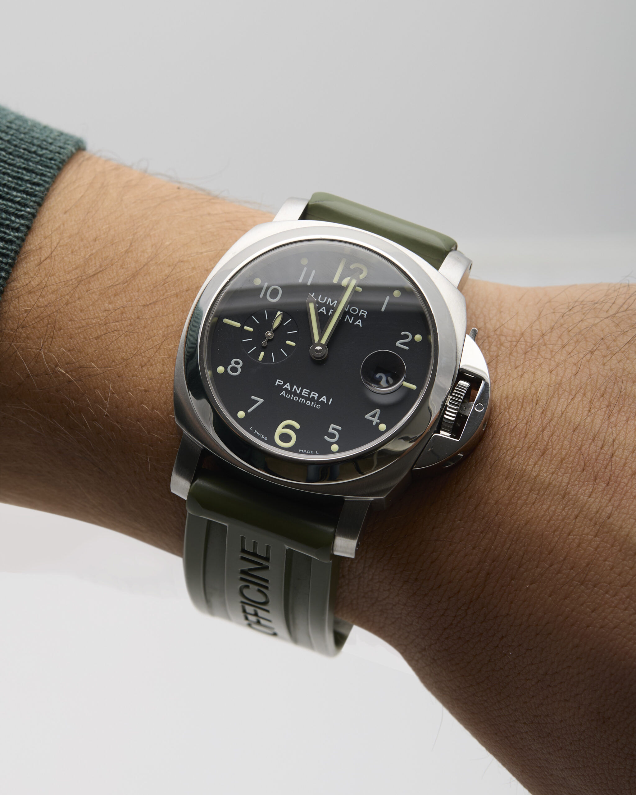 Panerai luminor marina black dial automatic ref pam 00104-7