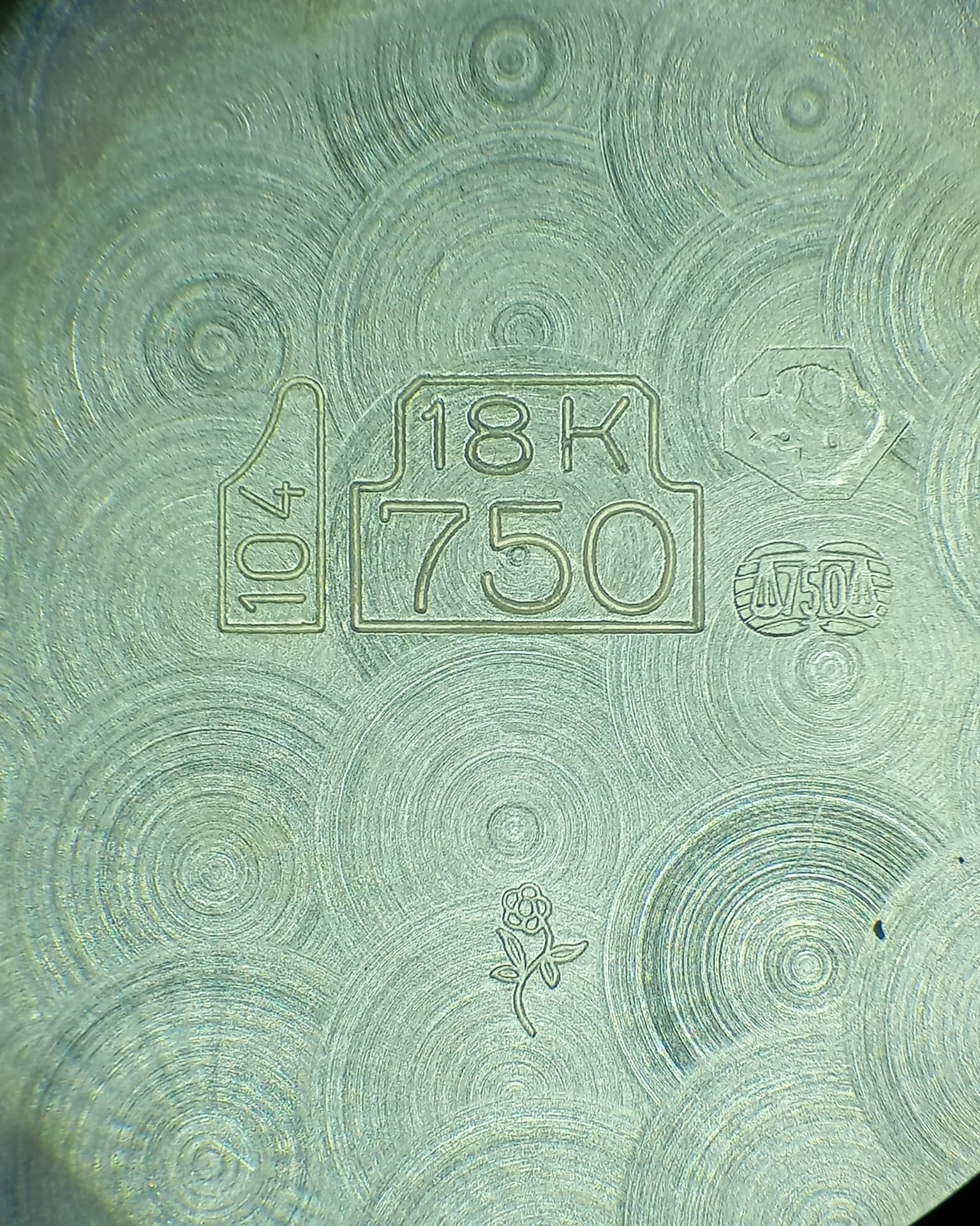 Tank américaine large automatic 18kt ref 1740-9