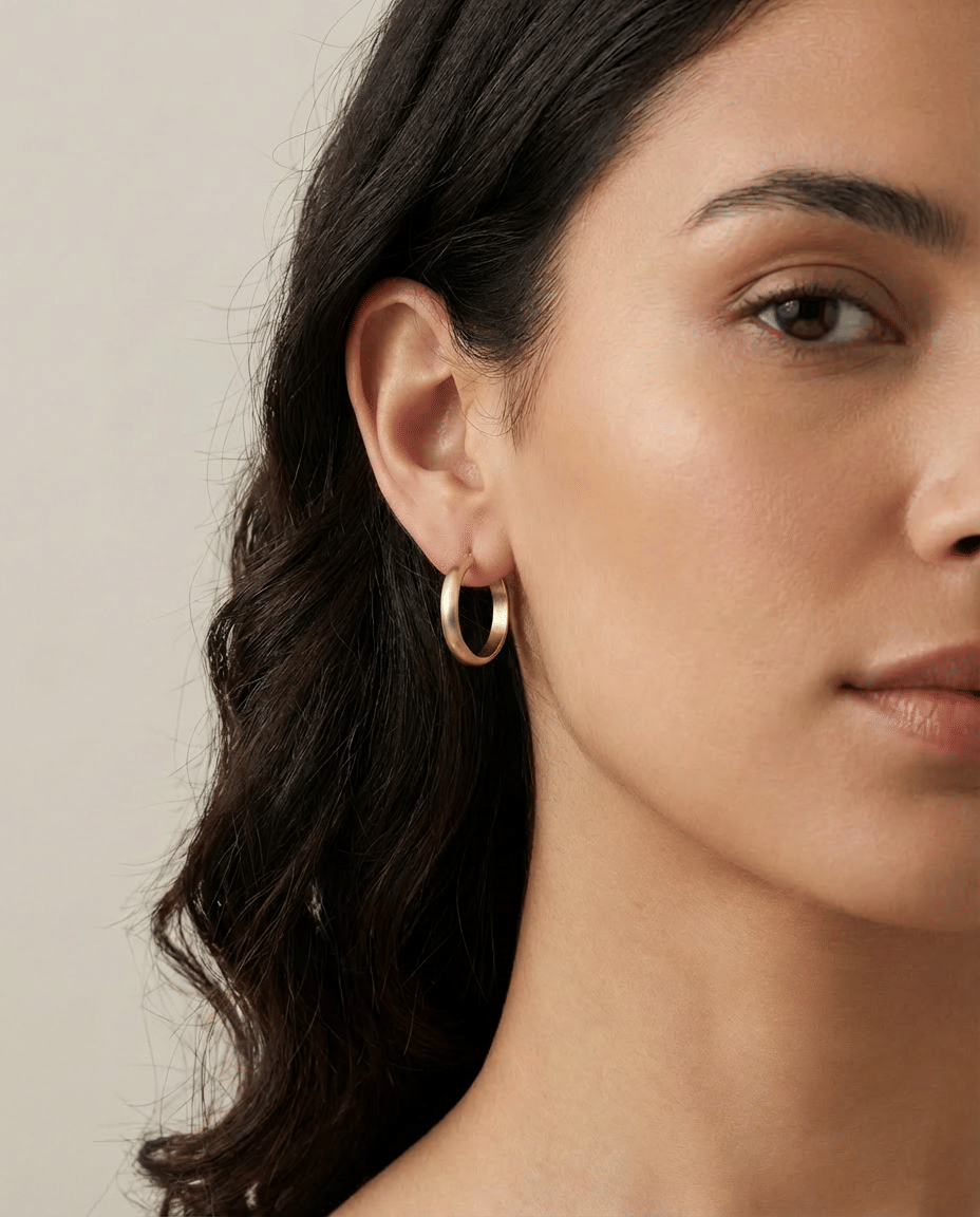 Orecchini a cerchio fascia larga in oro giallo 18 kt-3