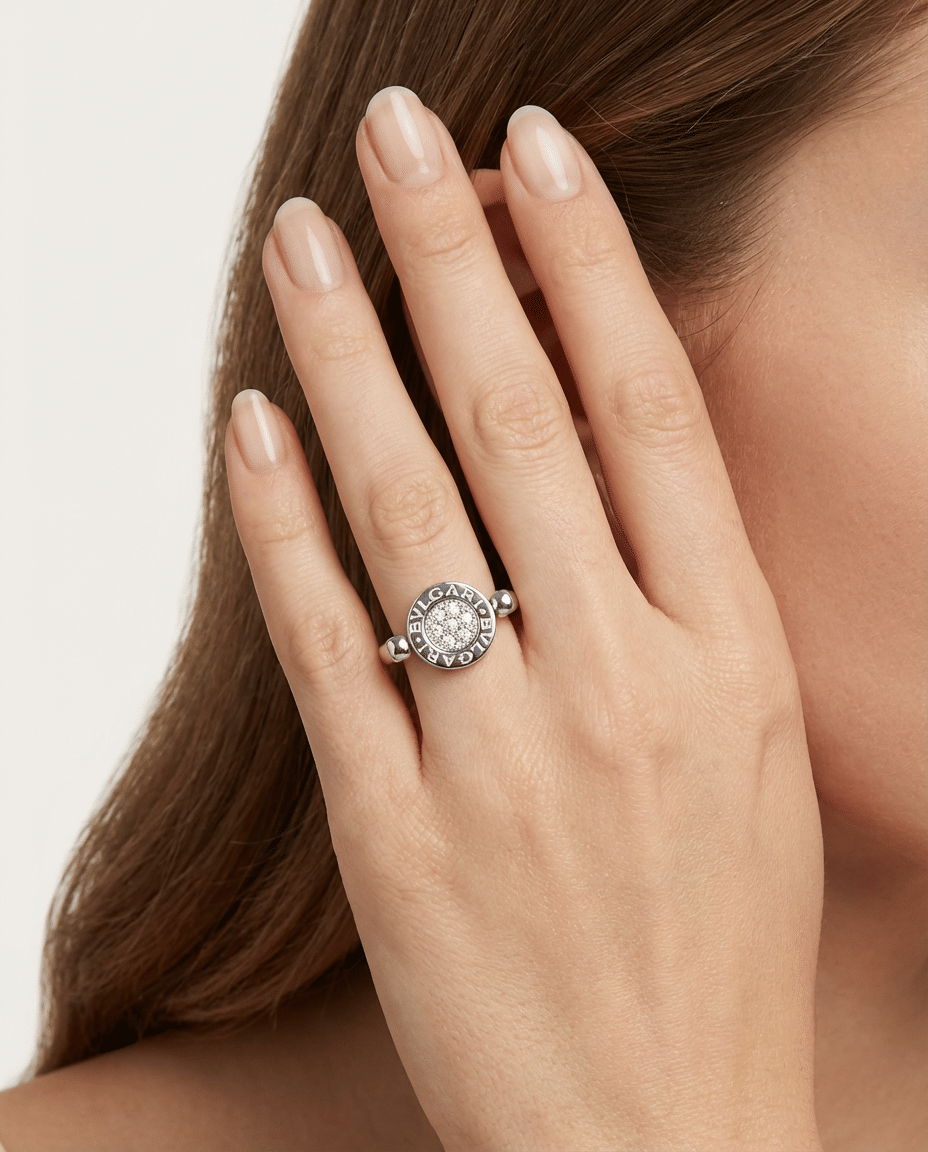 Anello bulgari bulgari in oro bianco con diamanti e onice-3