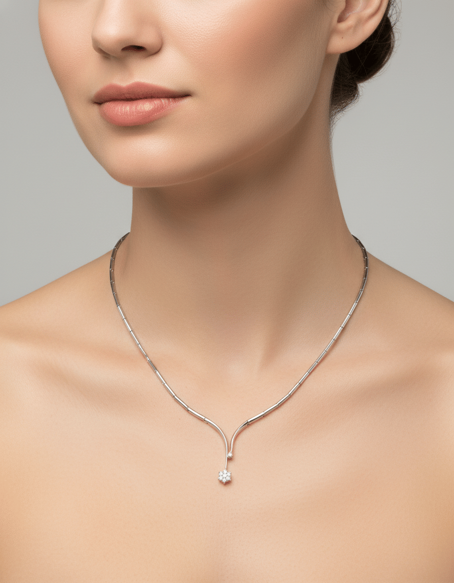 Collier con ciondolo fiore e puntoluce con diamanti-3