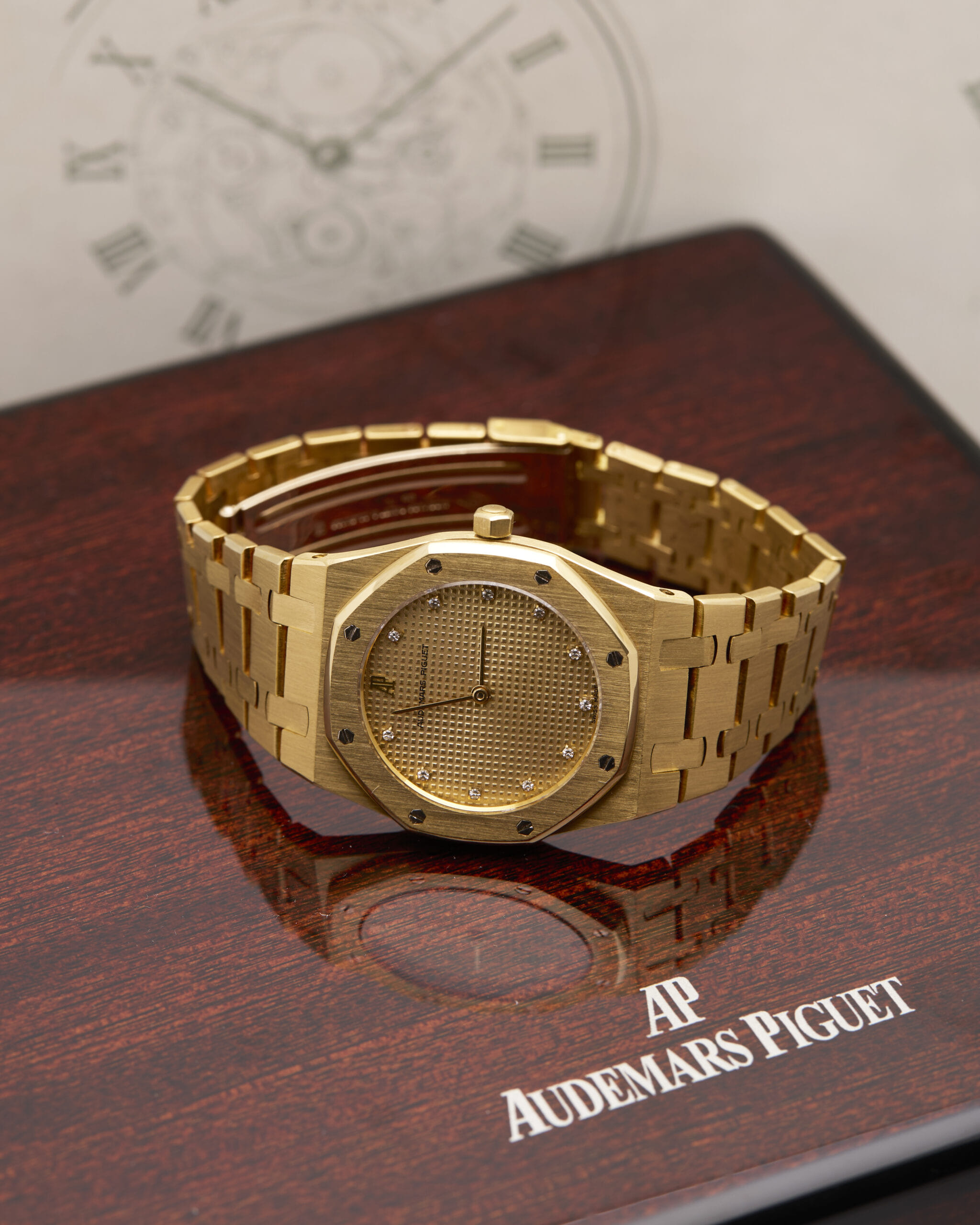 Audemars piguet royal oak 56303ba diamond champagne dial 18k yellow gold watch-7