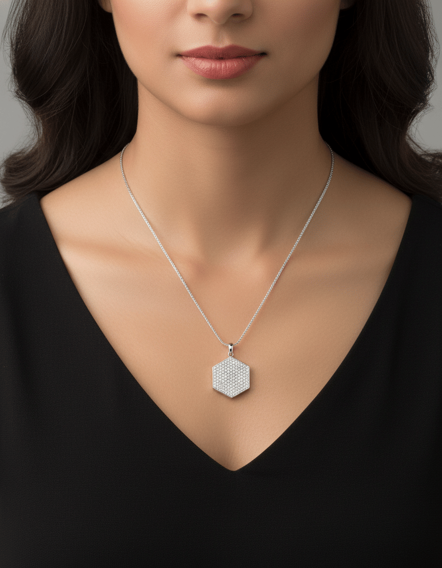 Catenina gora maglia intrecciata con ciondolo esagonale in oro bianco e pavè di diamanti-3