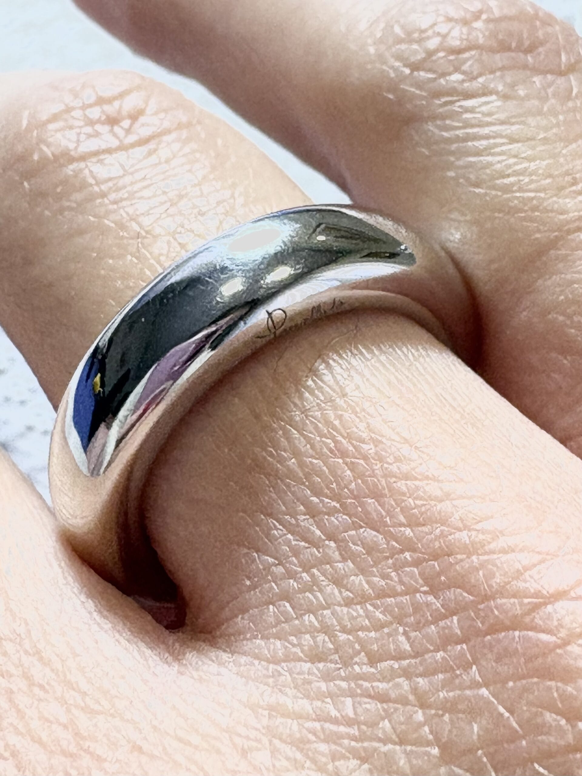 Anello fede bombata pomellato in oro bianco 18 kt-3