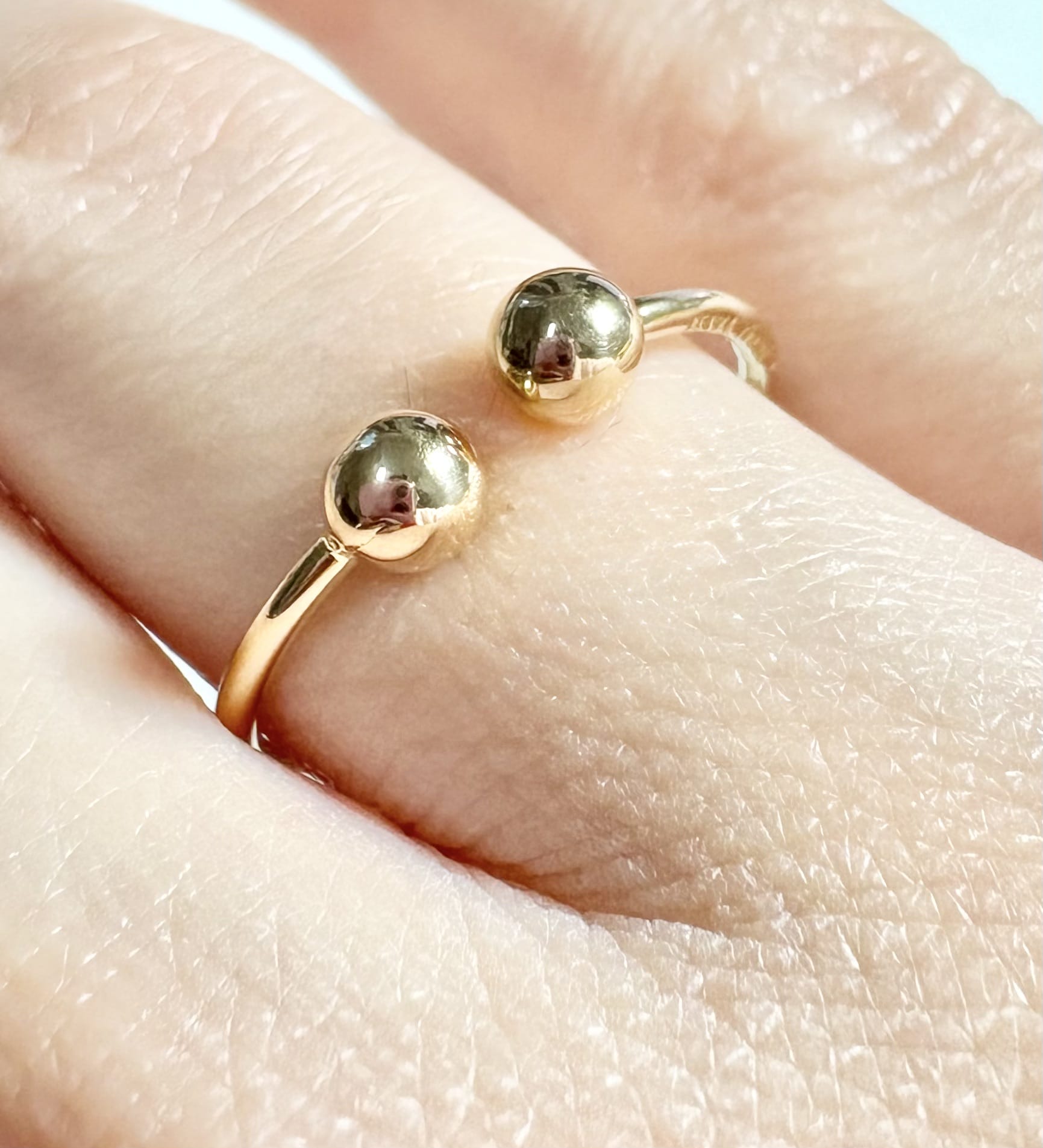 Anello aperto in oro rosa con sfere finali-4