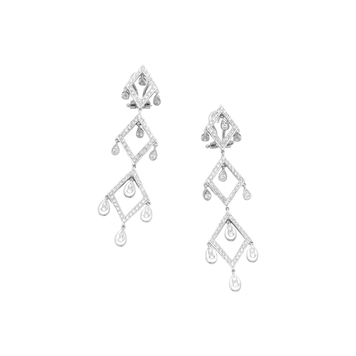 Orecchini pendenti con elementi a rombo e gocce in oro bianco e diamanti-1