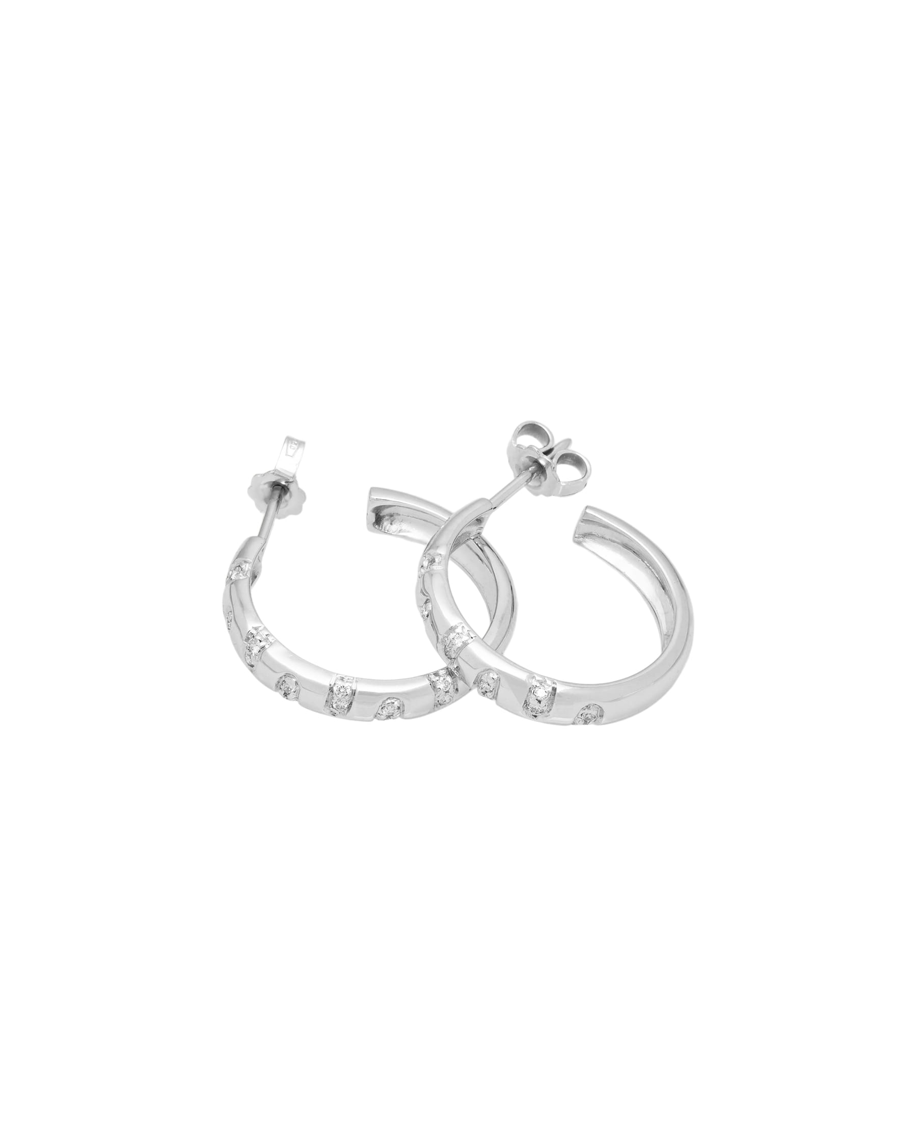 Orecchini cerchio in oro bianco e diamanti-1