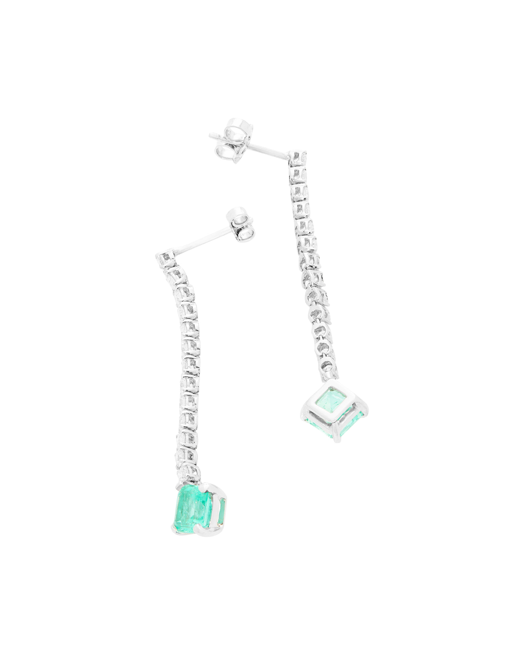 Orecchini pendenti in oro bianco con diamanti e smeraldi-2