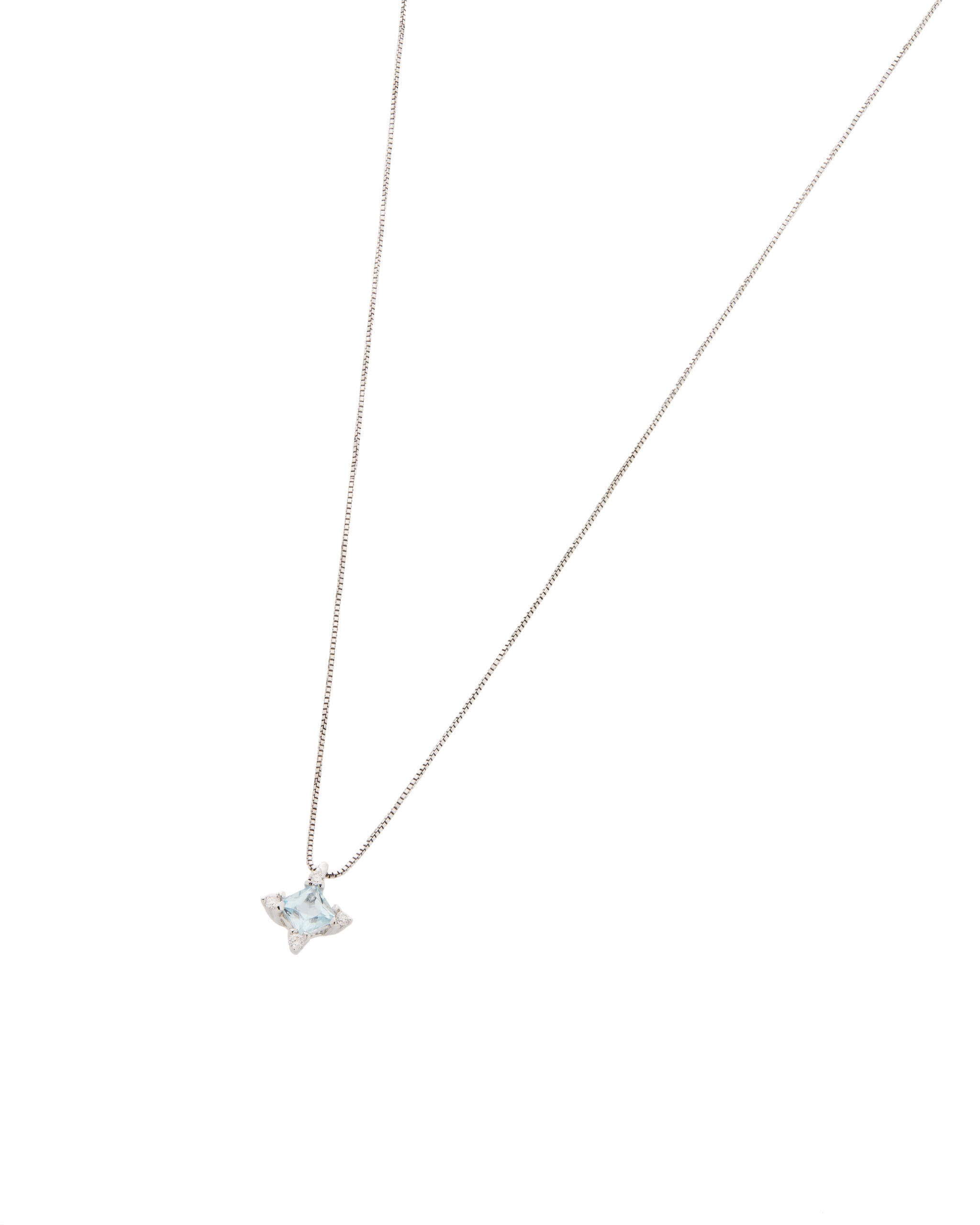 Catenina in oro bianco con pendente di acquamarina princess e diamanti-1