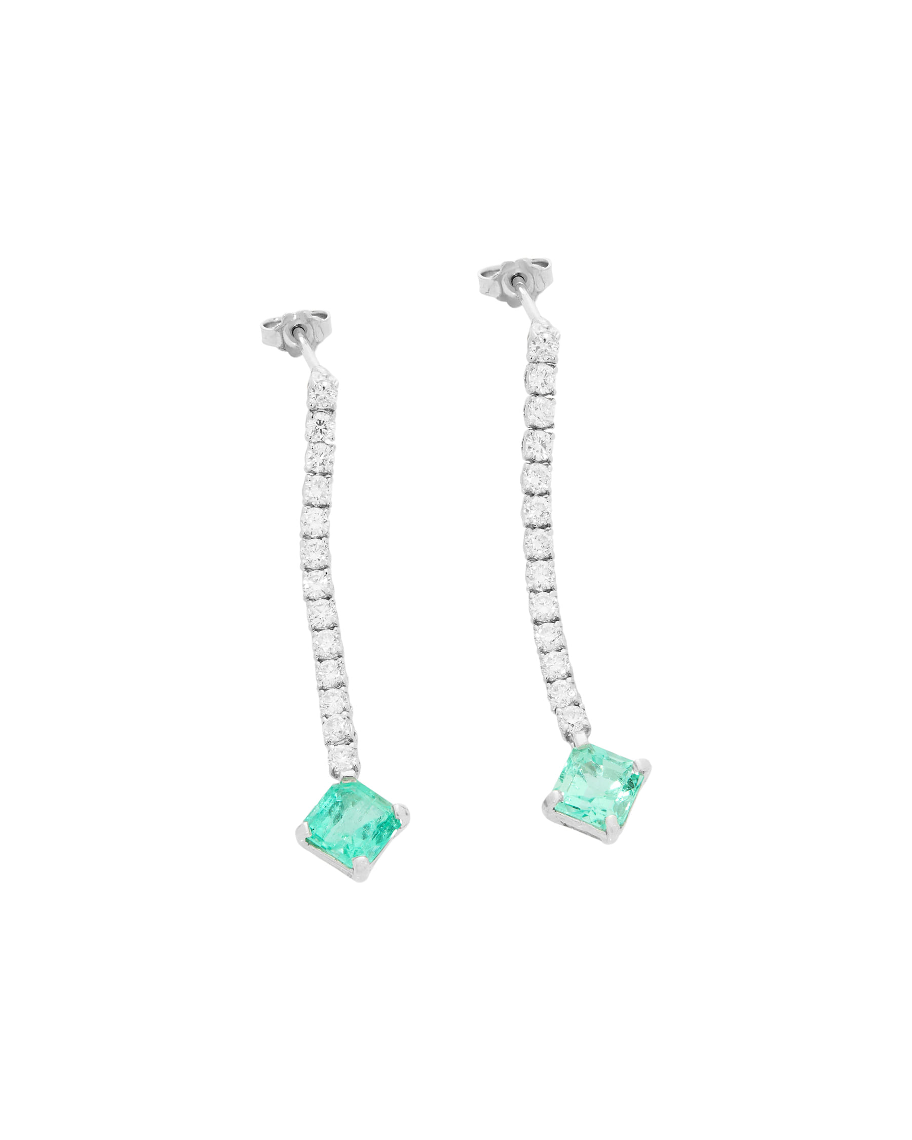 Orecchini pendenti in oro bianco con diamanti e smeraldi-1