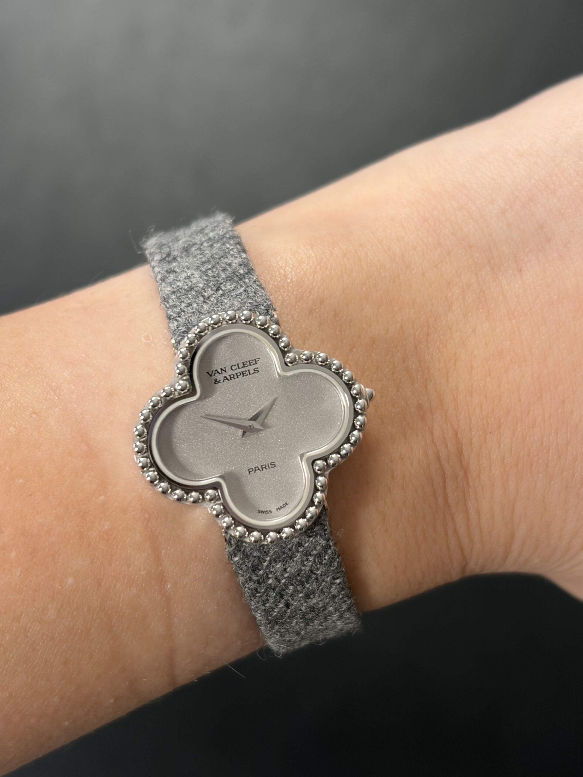 Van cleef & arpels alhambra white gold 25 mm-9