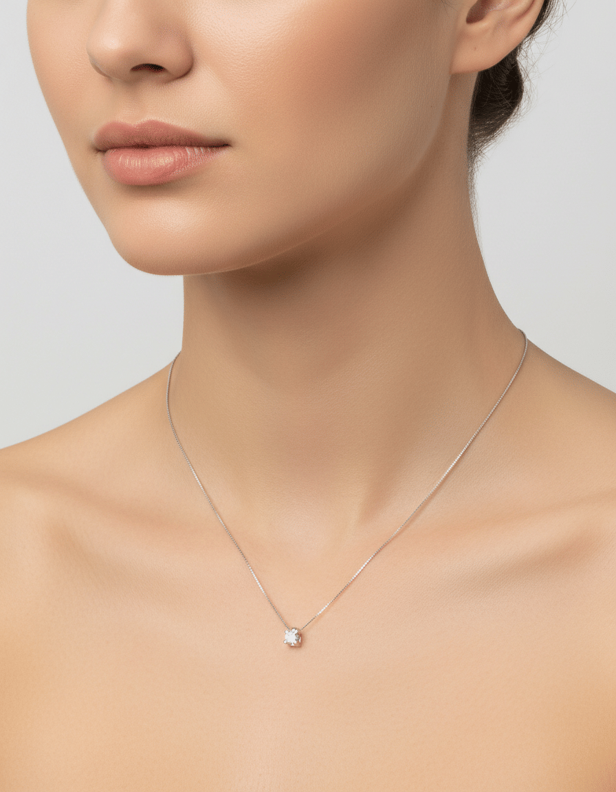 Catenina punto luce in oro bianco con diamante da 0,09 ct-3