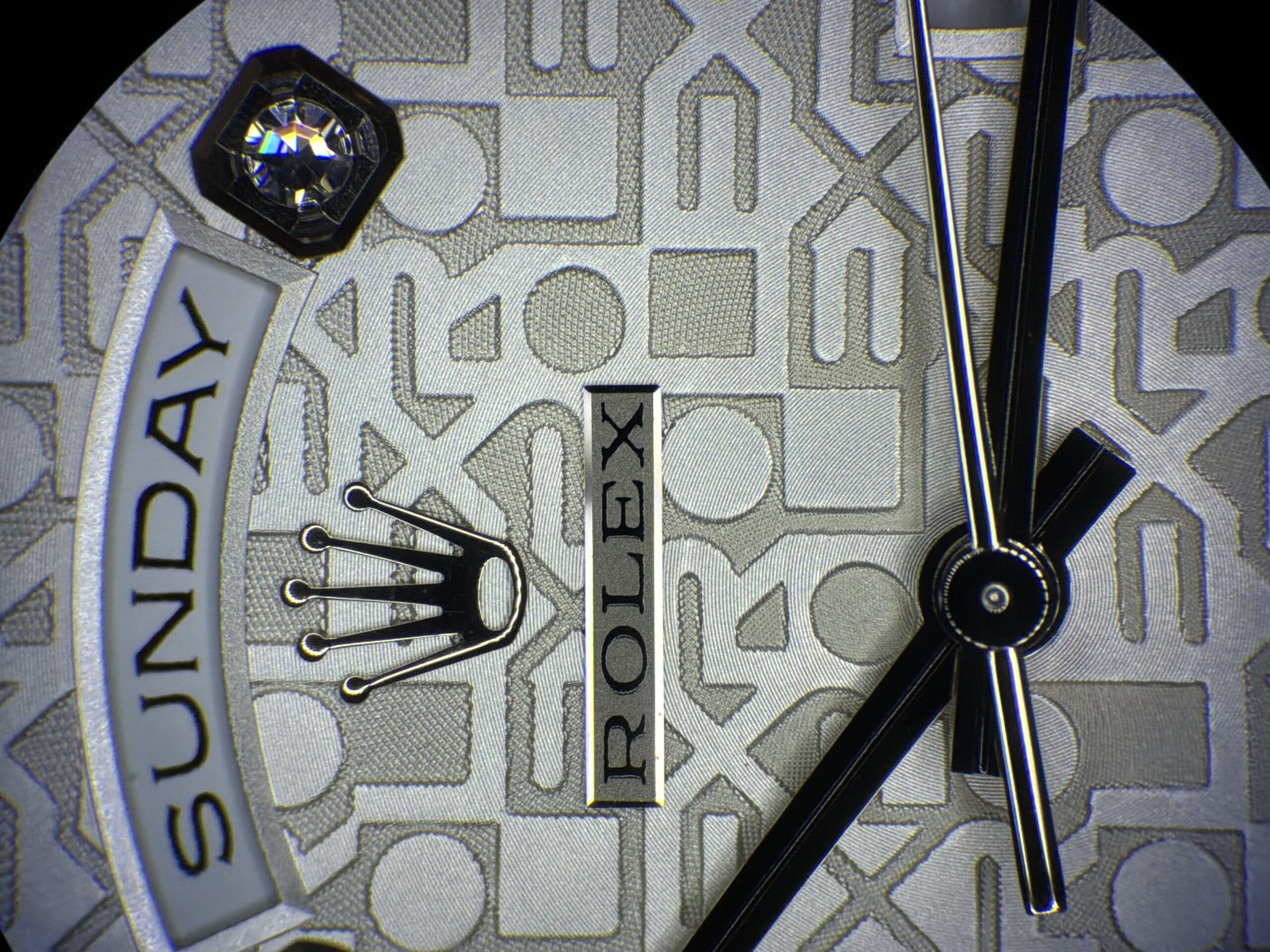 Oyster perpetual day date 36 18k white gold diamond dial 118209-12