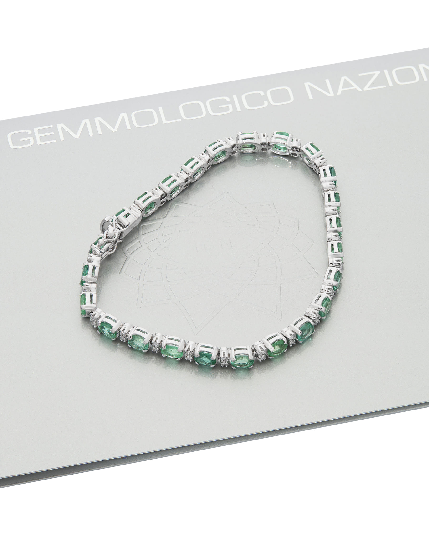 Bracciale tennis in oro bianco con smeraldi ovali e diamanti-3