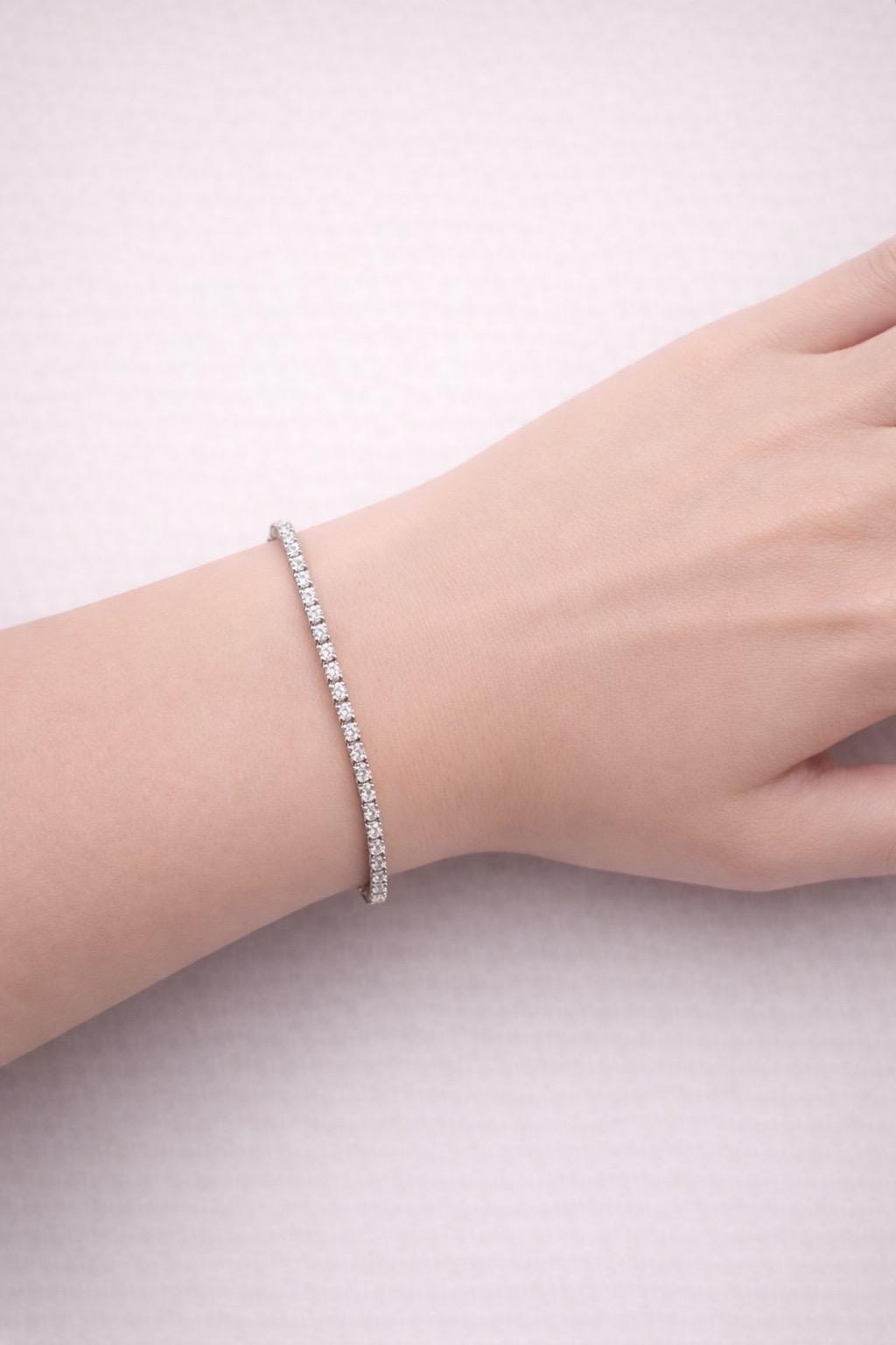 Bracciale tennis oro bianco e diamanti 2,25 ct-3