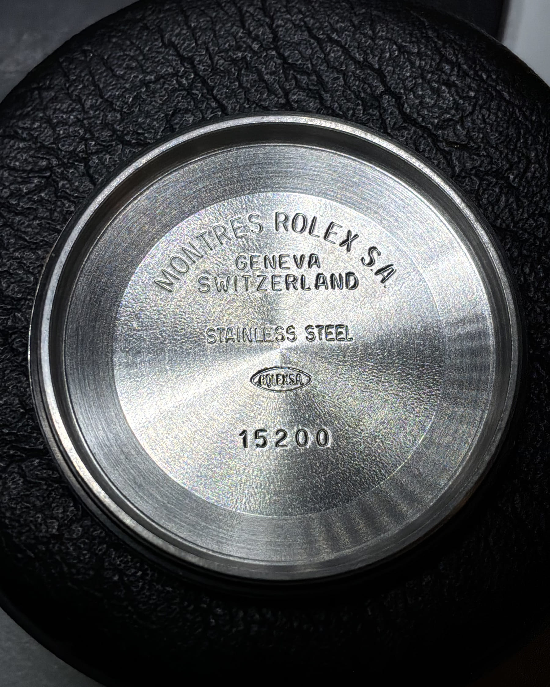 Rolex oyster perpetual date ref 15200-9