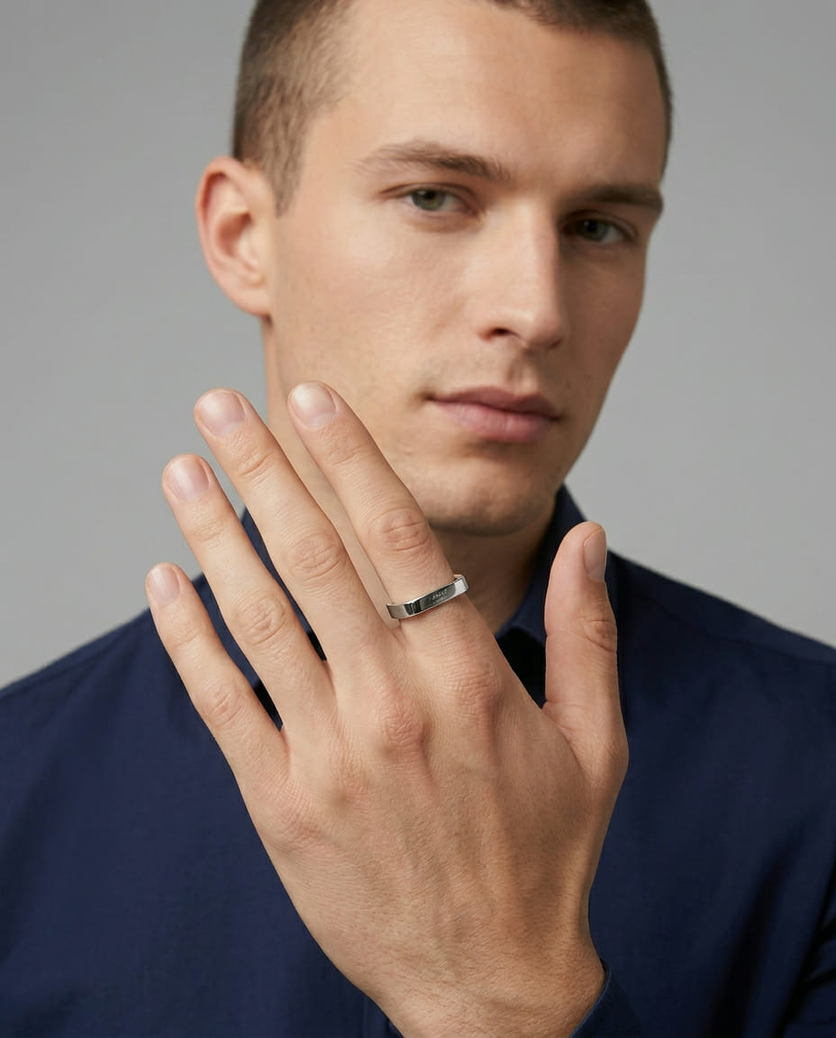 Fede squadrata gucci in oro bianco-3